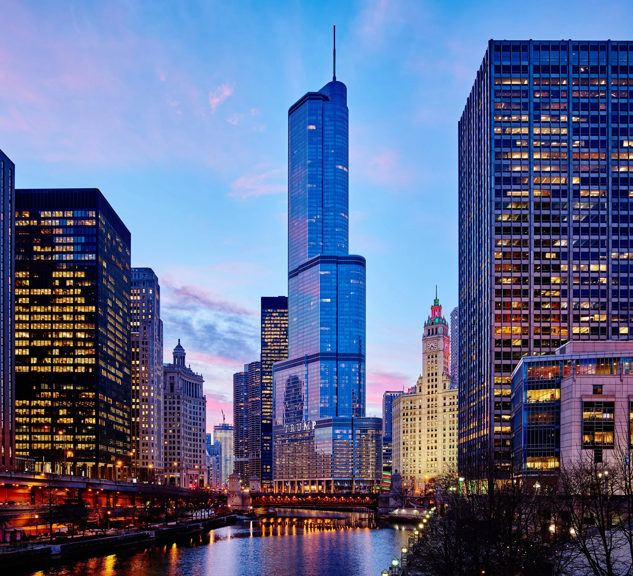 Chicago_Trump_exterior_1692.jpg