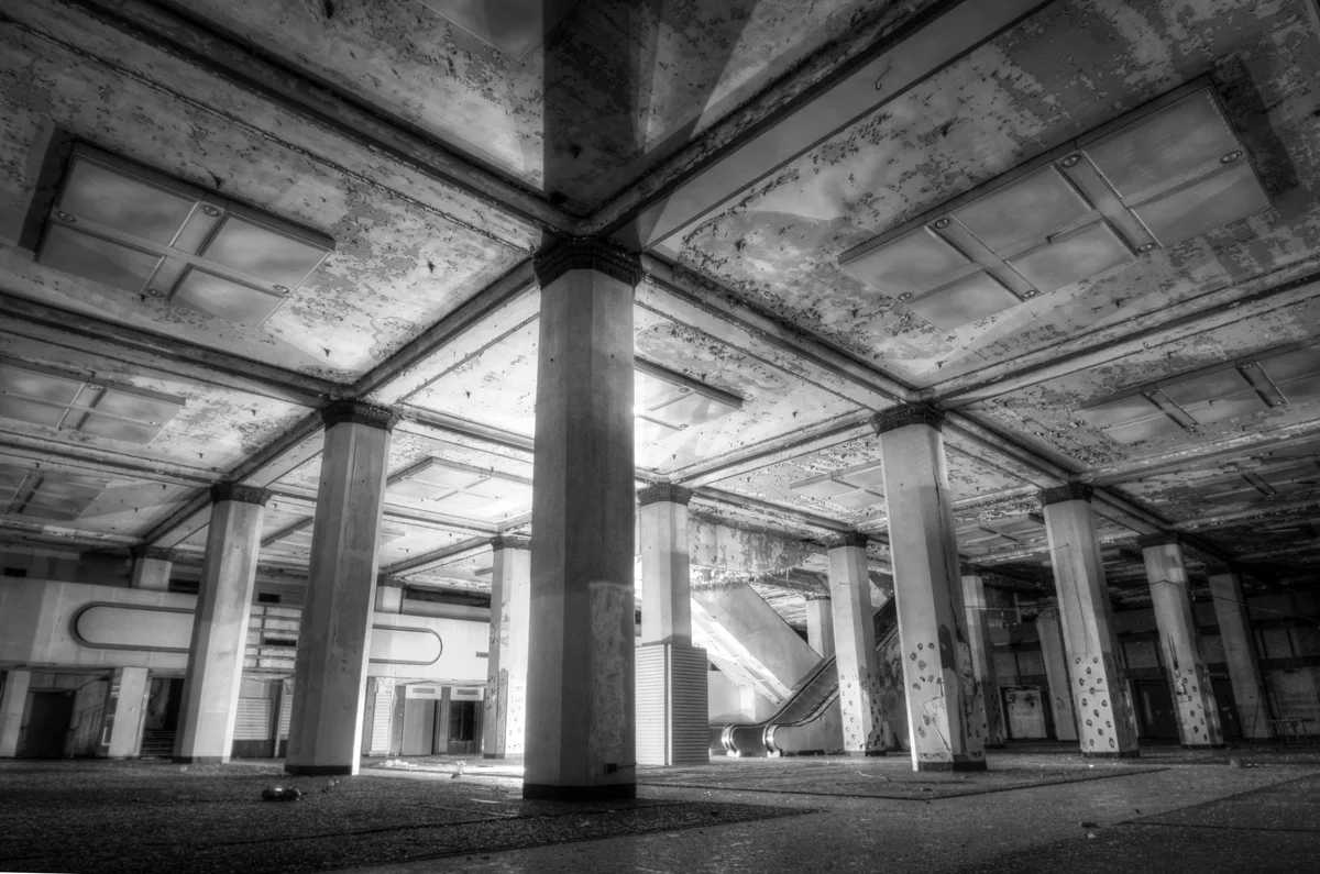 lobby b&w.jpg