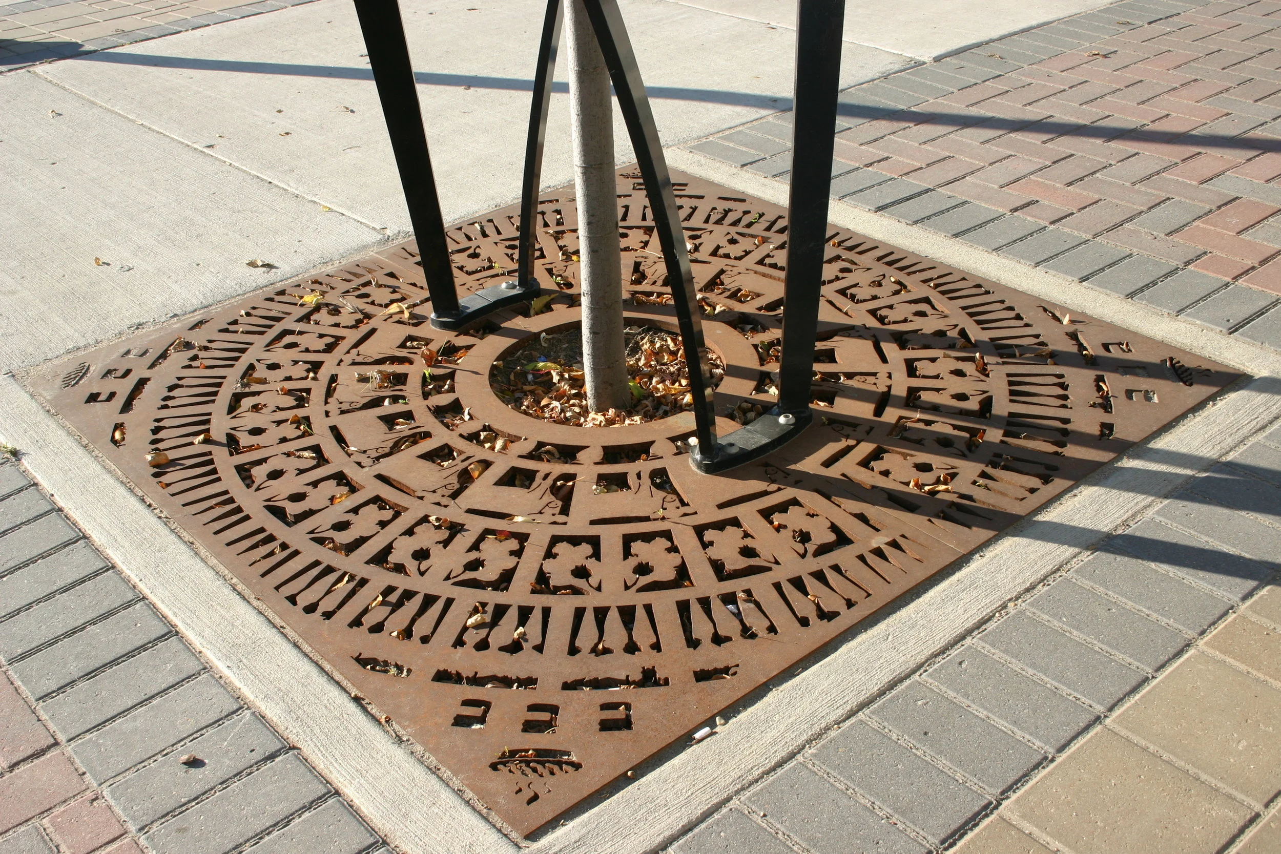 marketplace-tree-grates02.JPG