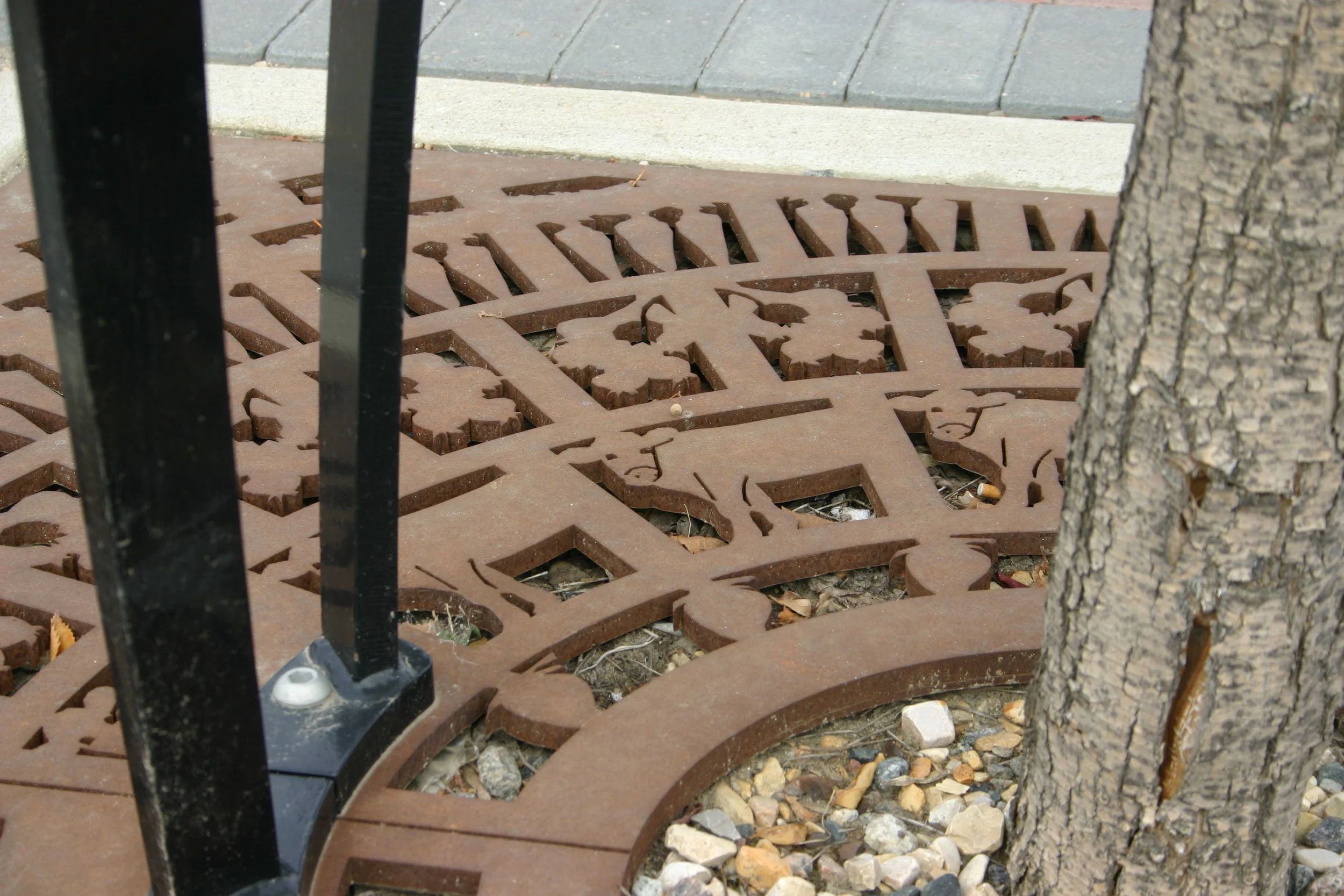marketplace-tree-grates01.JPG