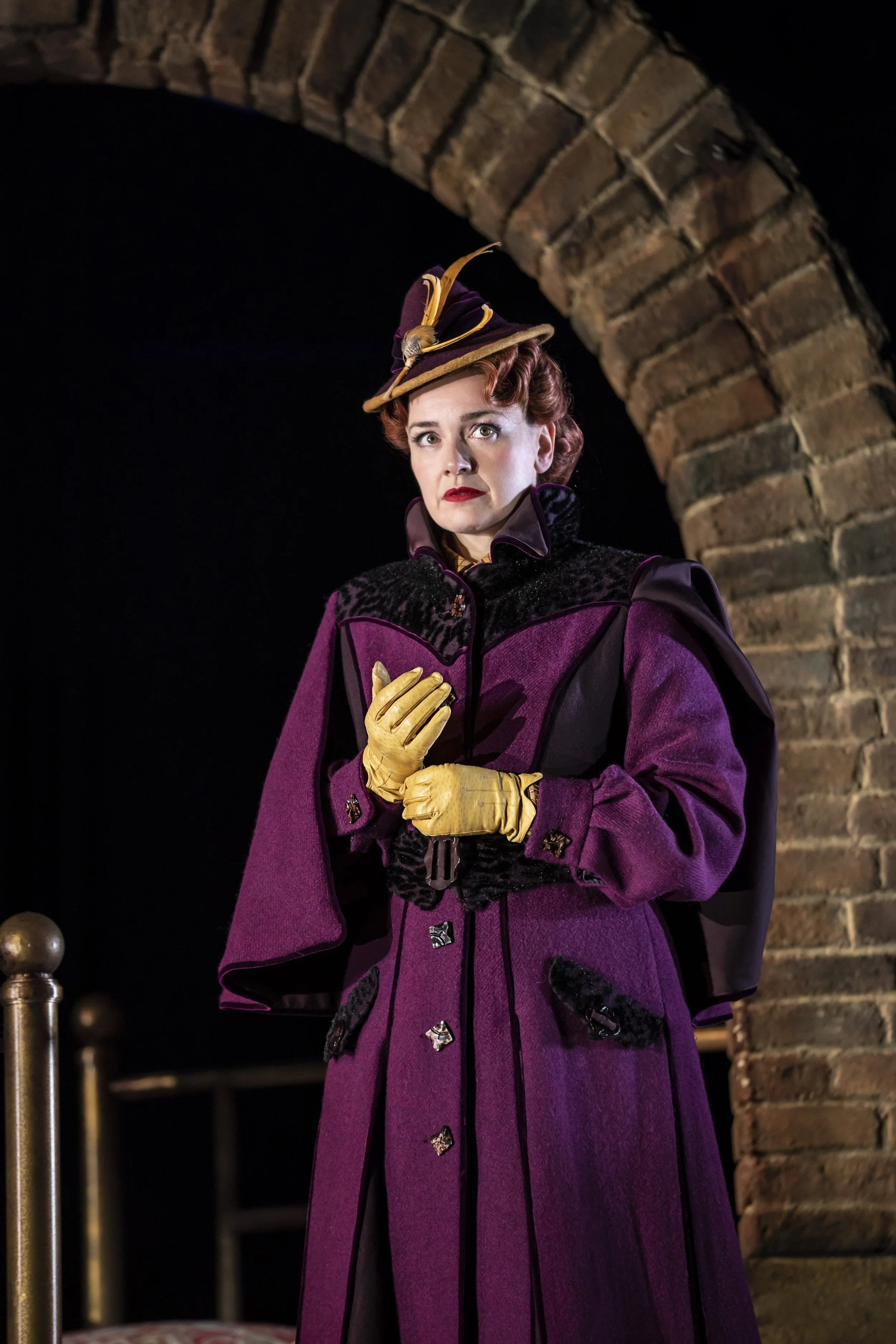 Dianne Pilkington in Bedknobs and Broomsticks, photo Johan Persson.jpg