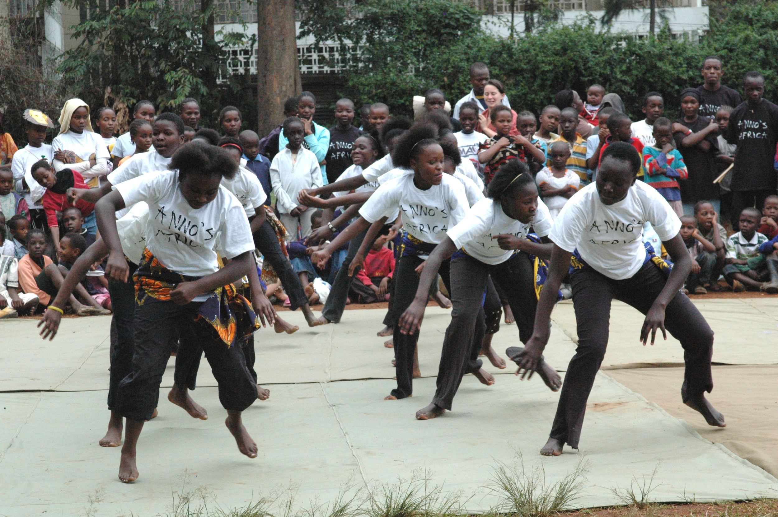 Dance - traditional danc Majengo.JPG