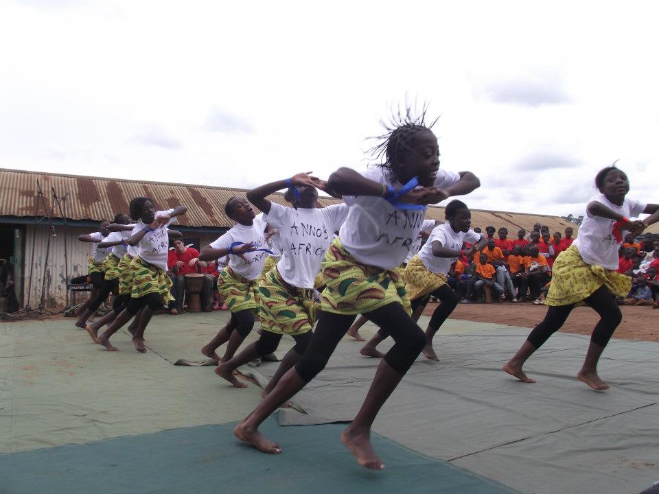 Dance Traditiona dancers Kibera.jpg