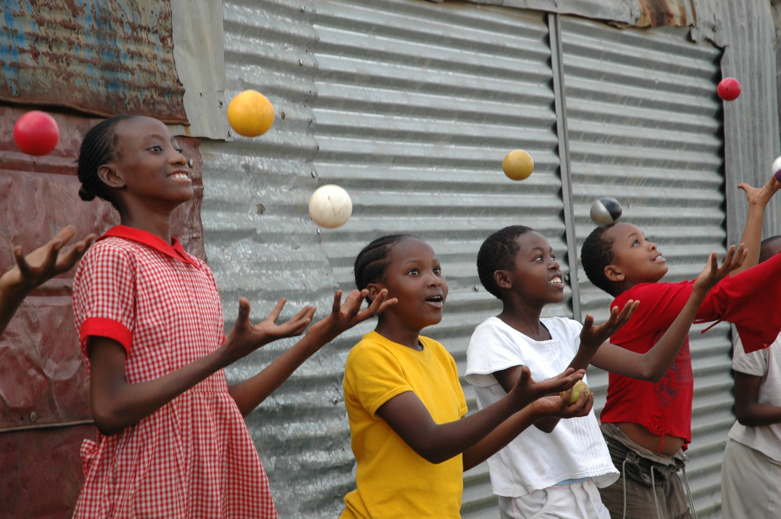 CIRCUS STUDENTS SOON GET TO GRIPS WITH JUGGLING!