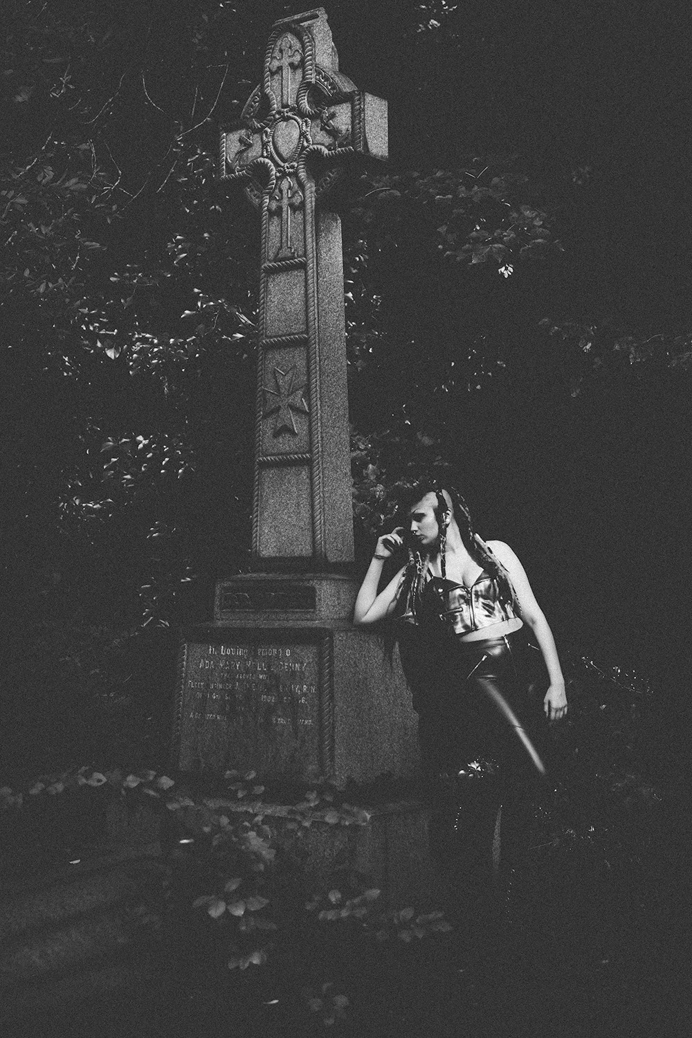 Chloe-July-45bw.jpg