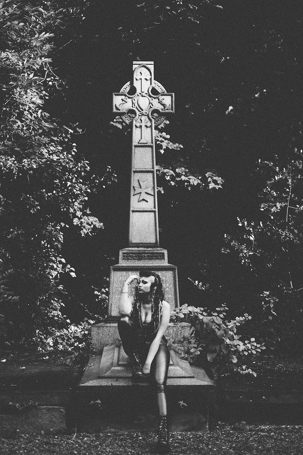 Chloe-July-49bw.jpg
