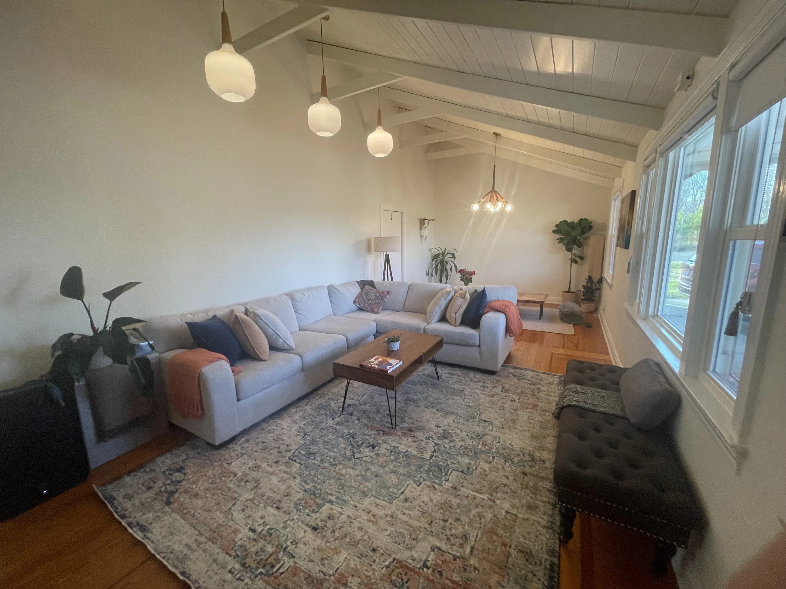 3 Living room wide angle.jpeg