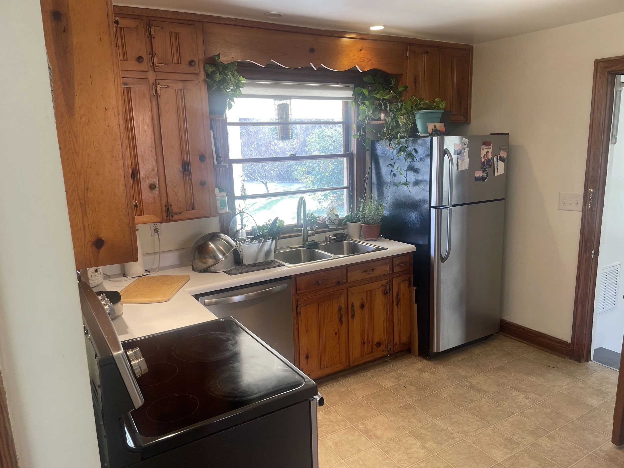 10 Kitchen.jpeg