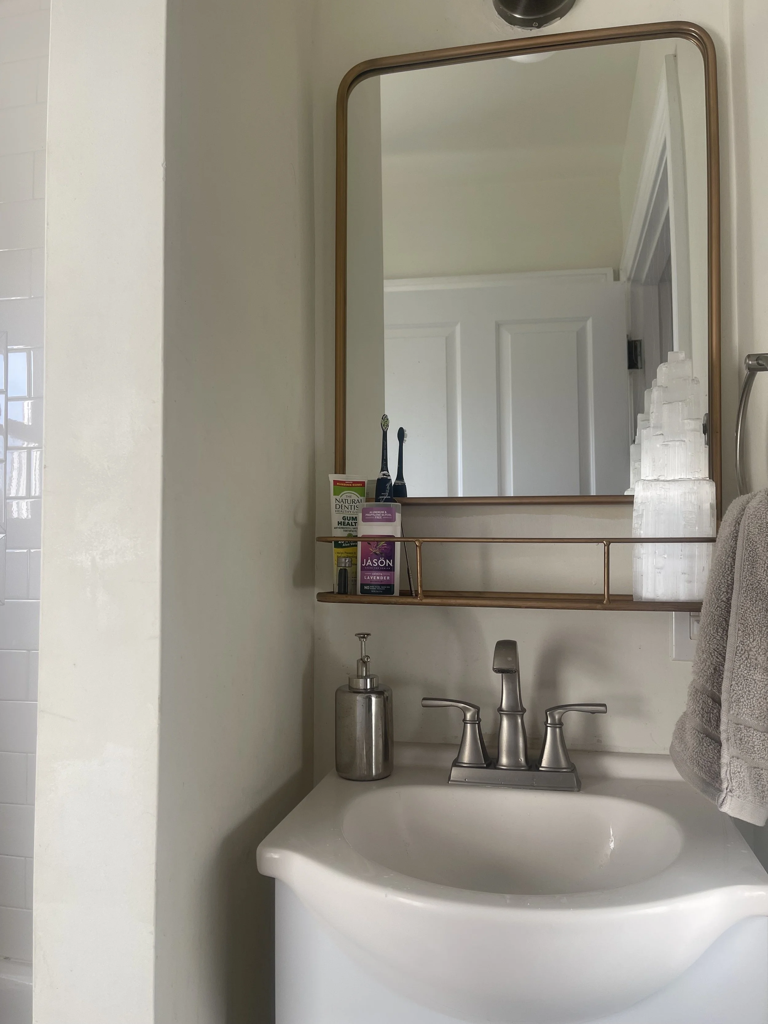 19 Master bath mirror detaio.jpeg