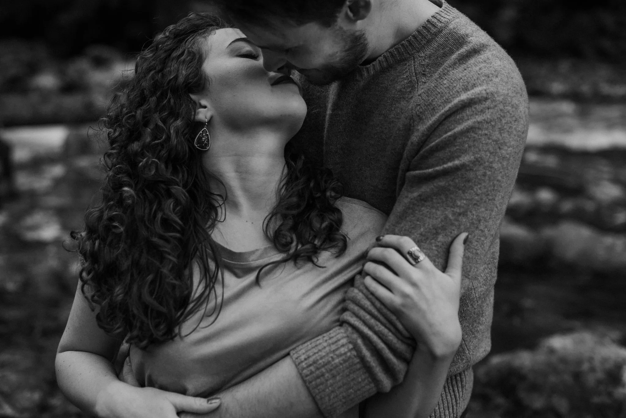 Seattle-Wedding-Photographer-River-Engagement00023.jpg