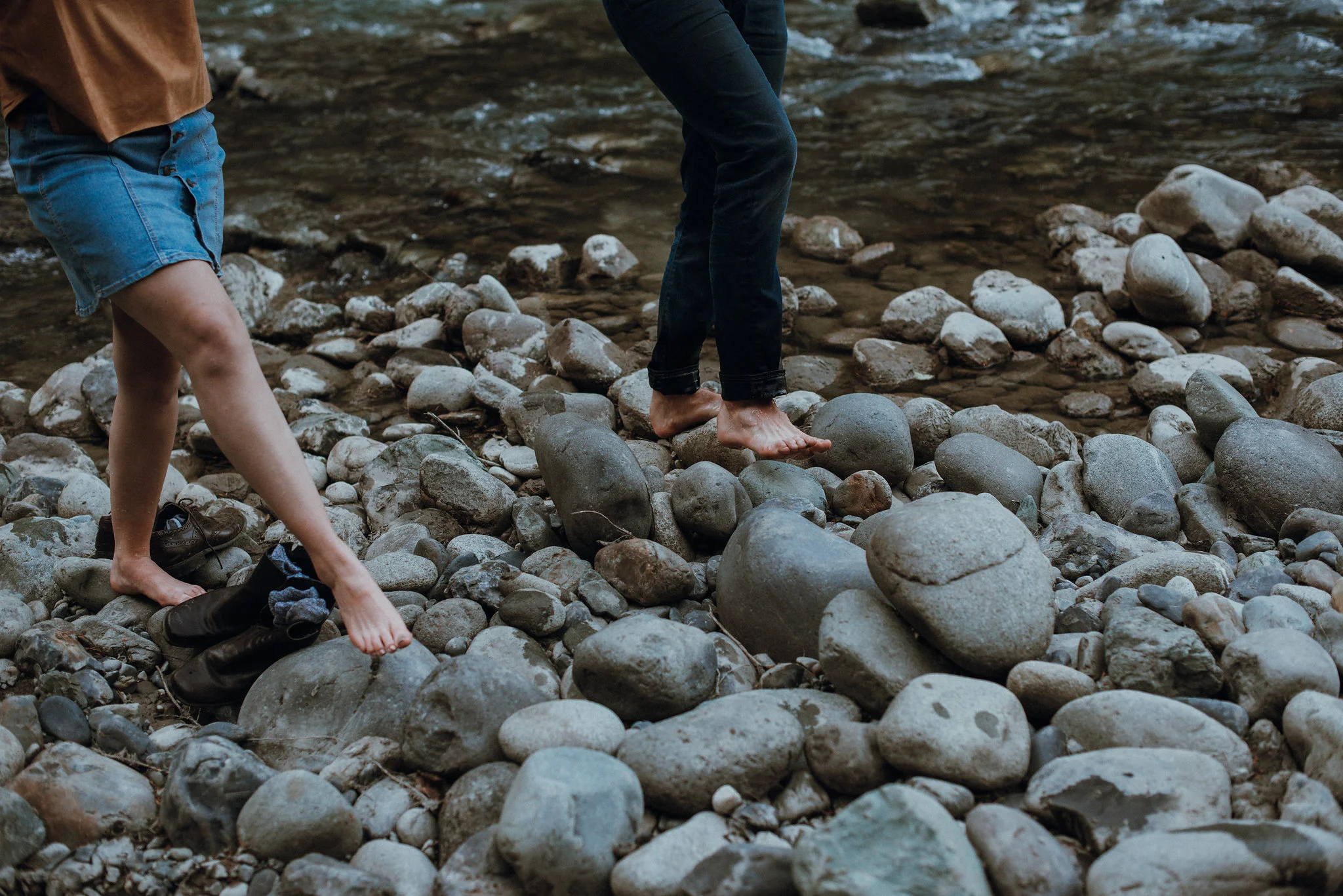 Seattle-Wedding-Photographer-River-Engagement00045.jpg