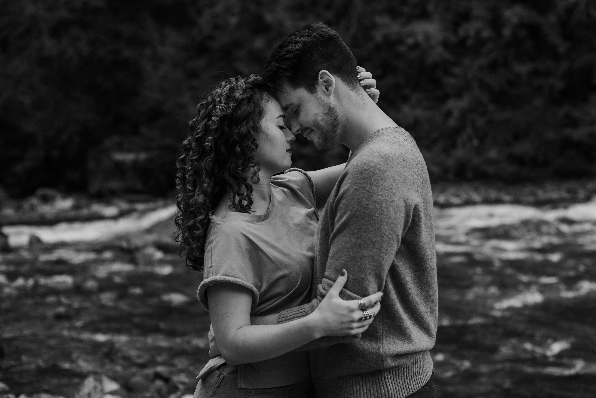 Seattle-Wedding-Photographer-River-Engagement00052.jpg