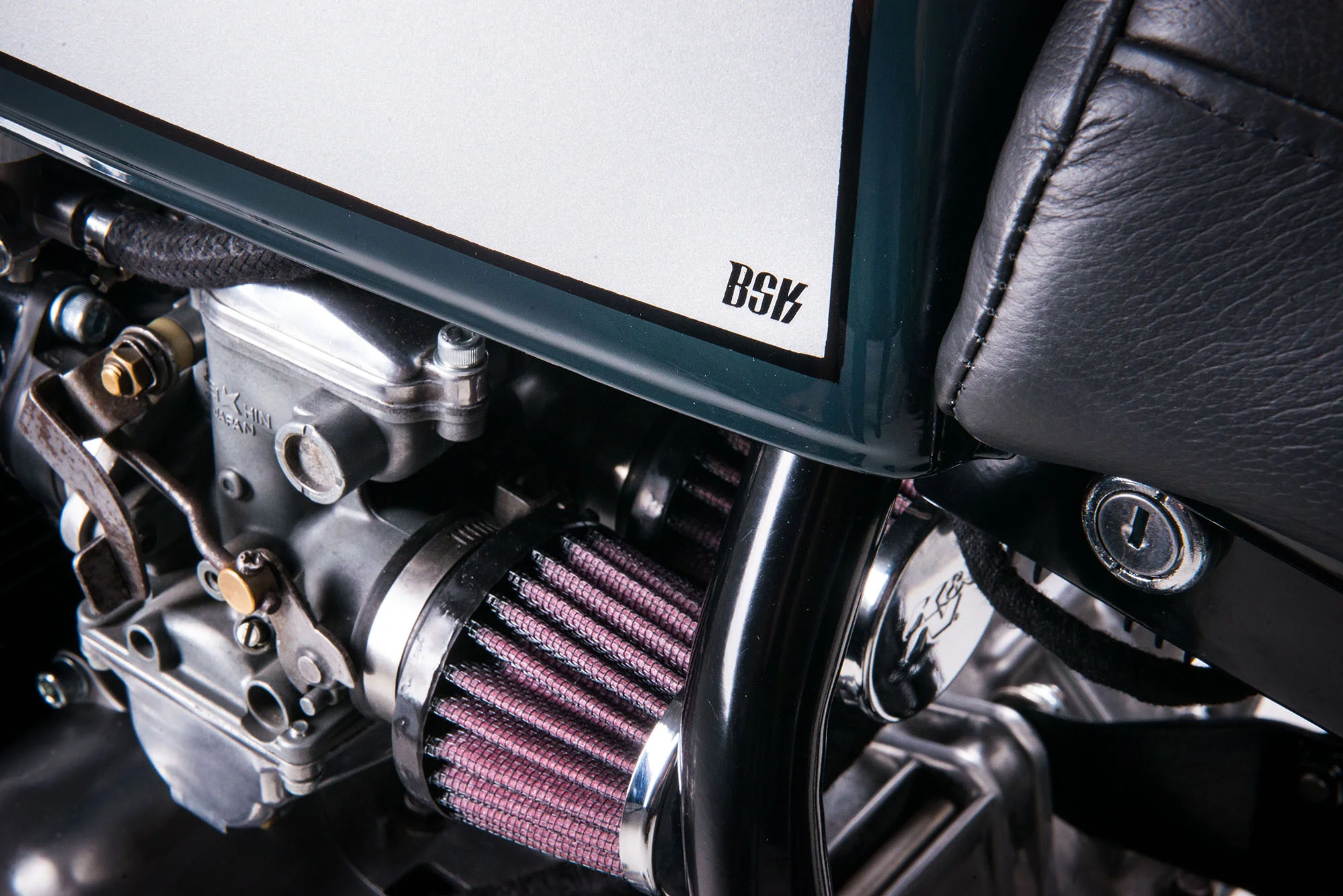 Inglorious Motorcycles CB400 14.jpg