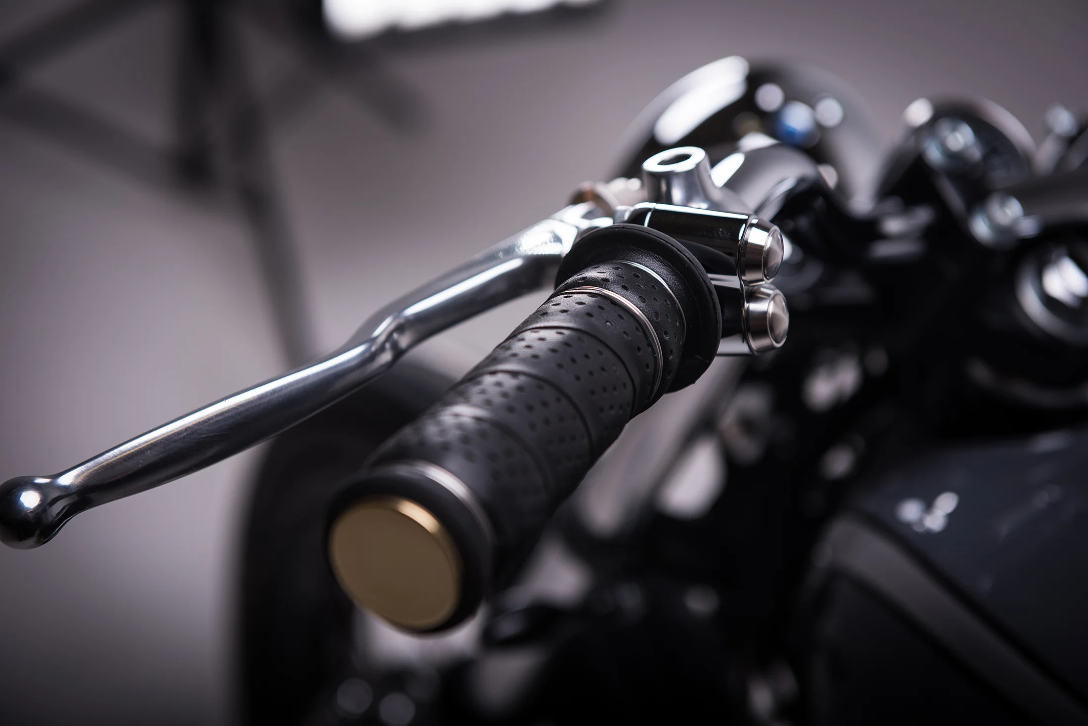 Inglorious Motorcycles 75 CB 400 - 8.jpg