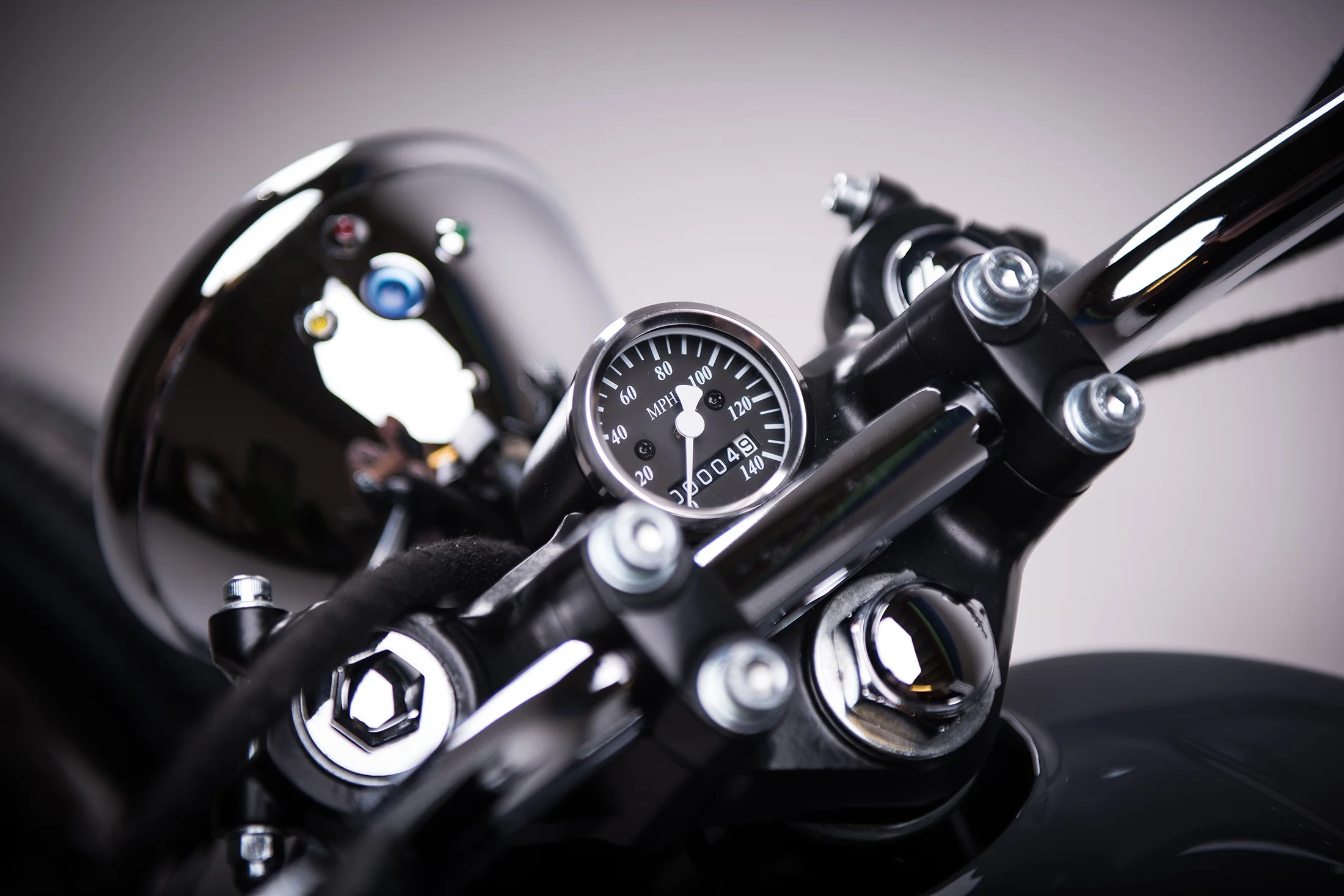 Inglorious Motorcycles 75 CB 400 - 9.jpg