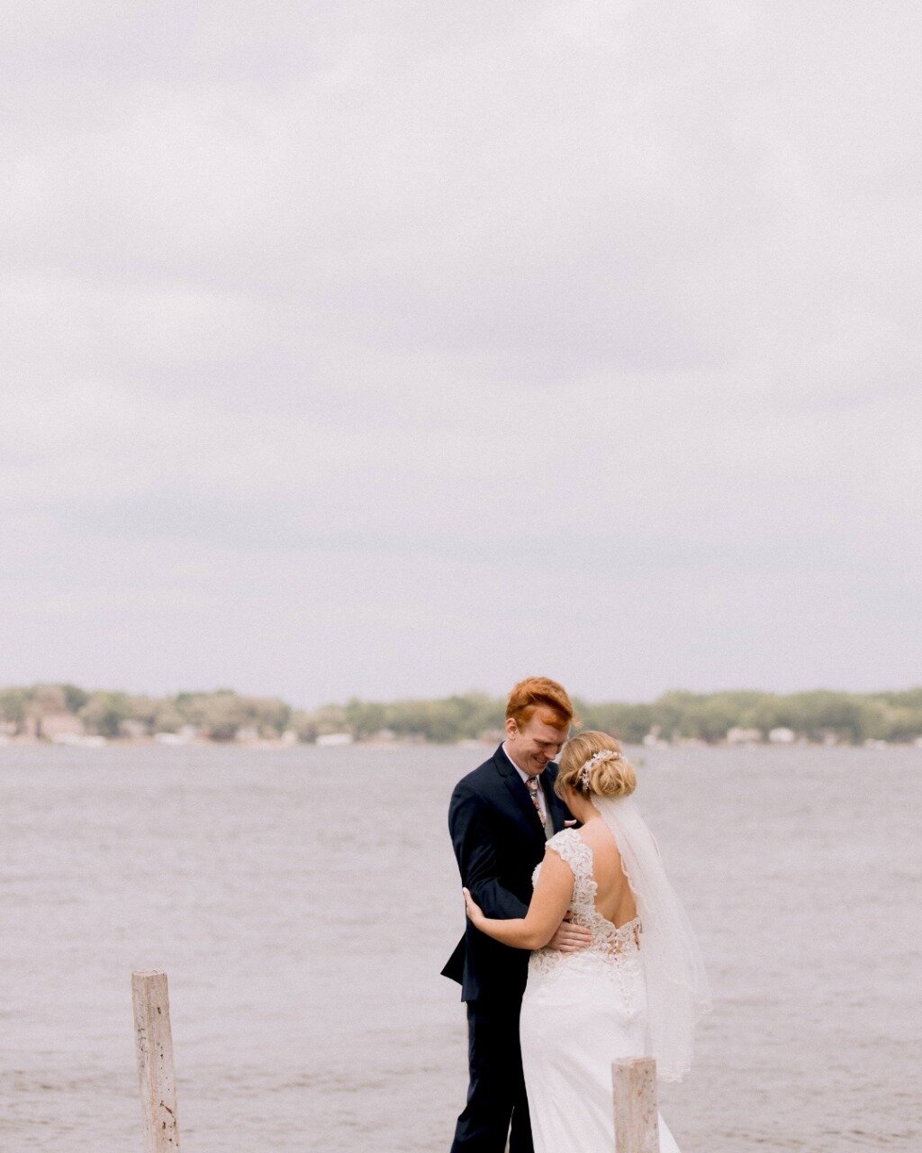 First looks by the water are always a good idea
-
-
-
#weddingcouple #bridalportrait #elopmentphotographer #weddingphotoshoot #weddingtips #weddingstyling #weddingphotographyideas #weddingportraits #weddingdressinspiration #weddingtrends #2022wedding