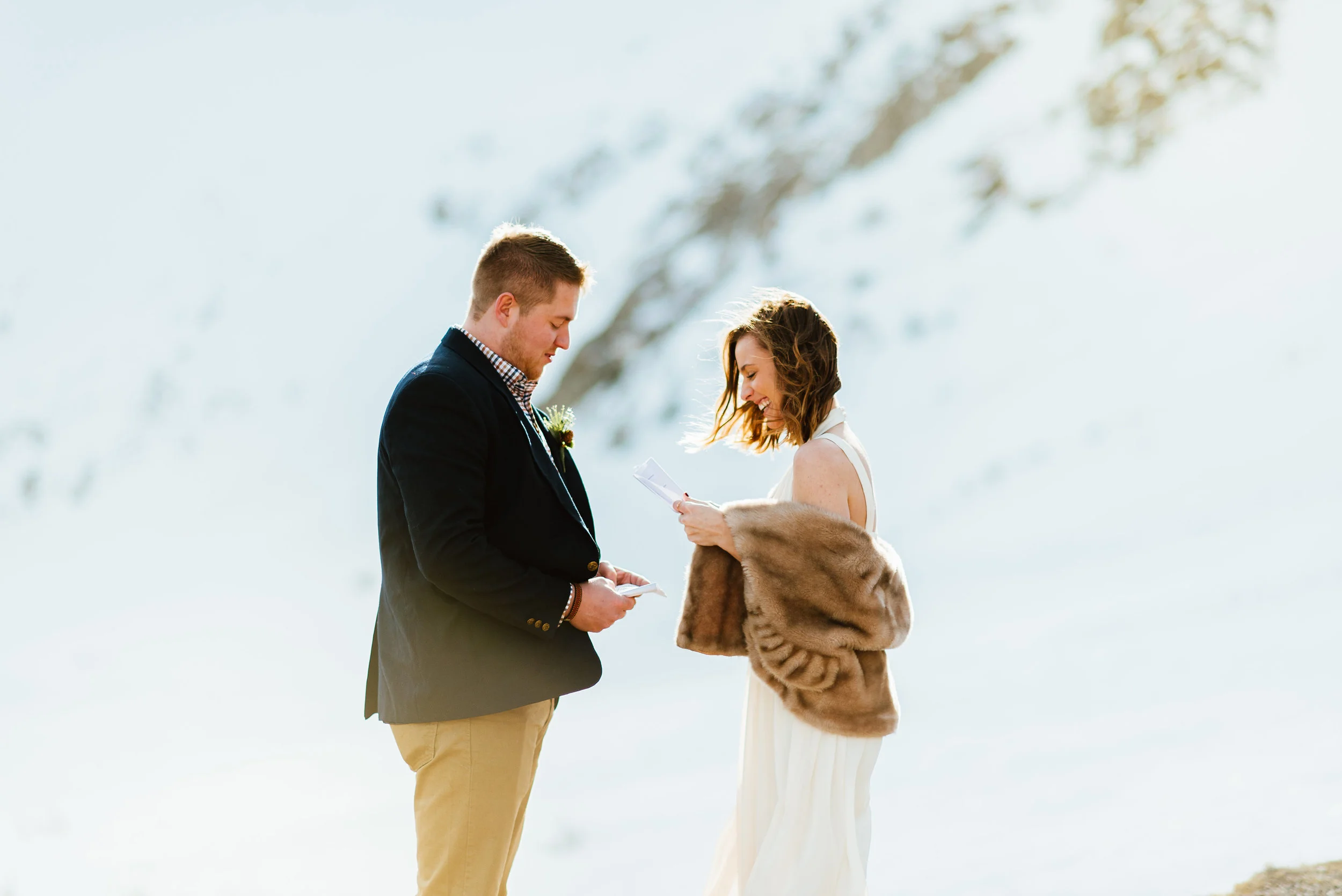 I absolutely love the idea of an outdoor sunrise wedding in the mountains. Such an intimate and beautiful elopement in Idaho Springs, Colorado. | Intimate mountain wedding photos by outdoor elopement photographer, Maddie Mae.