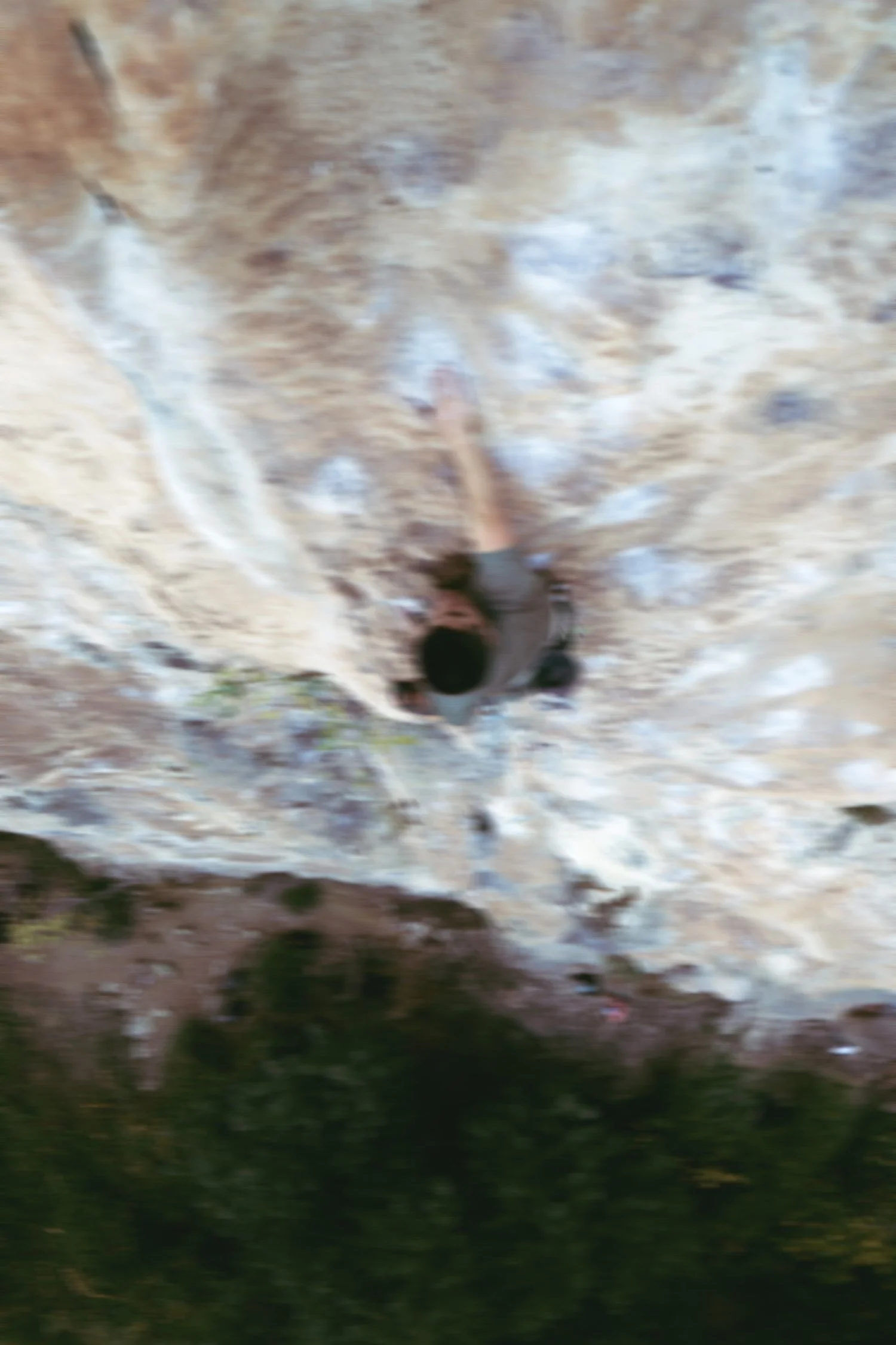 202211202568SL_Blurversion.jpg