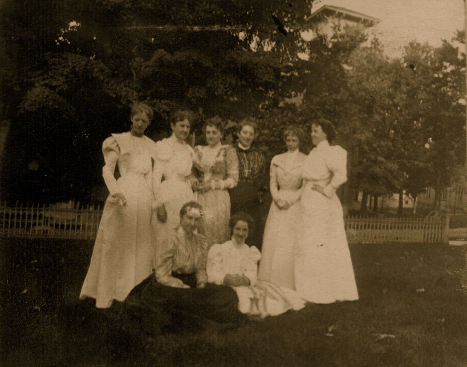 Stock - Fau R, Camie, Ida Barker Cooper, Mabel Thatcher, Helen R., Min Barker, Madge, Jor Schell Sibbald - 1898.jpg