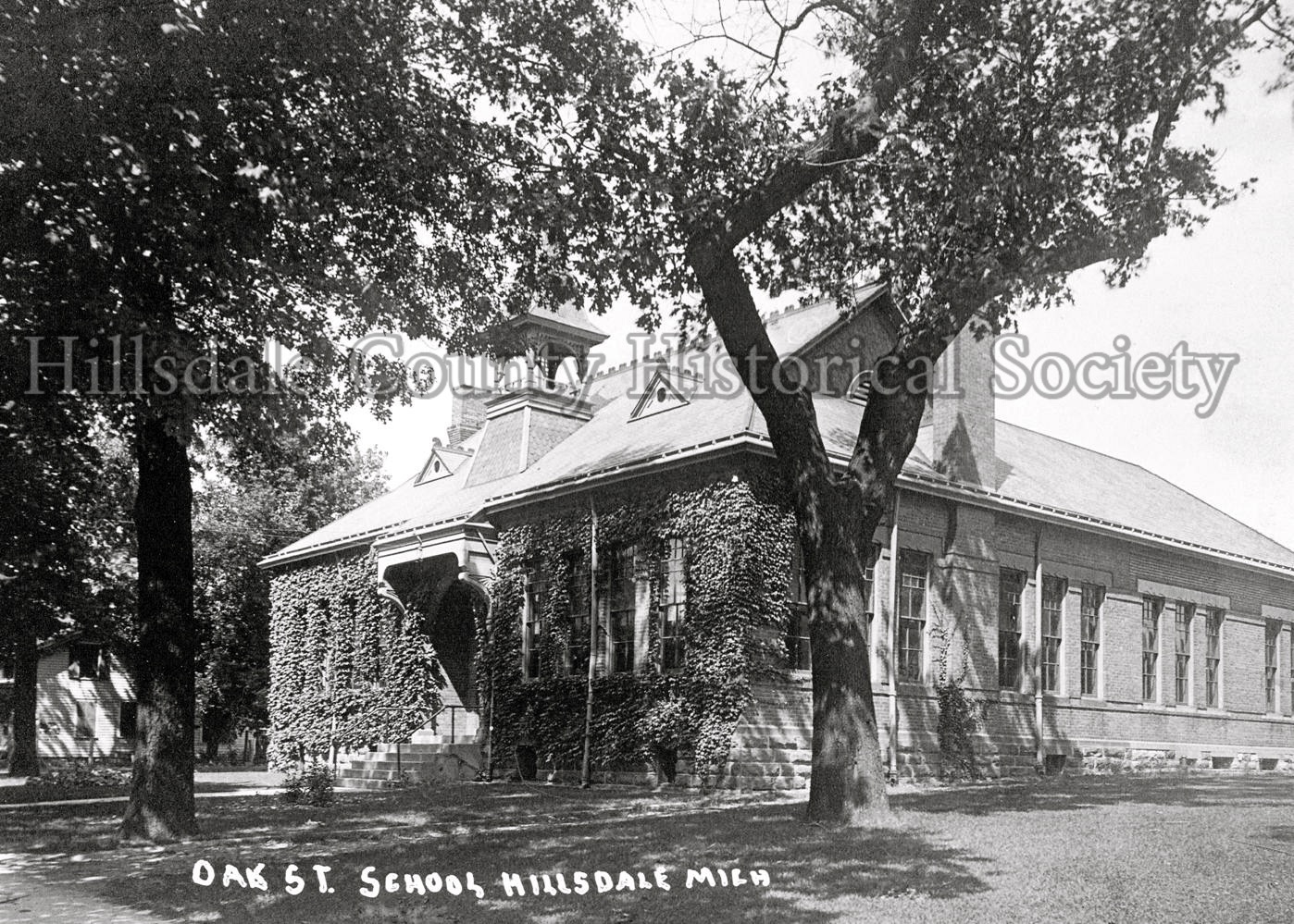  Oak Street School