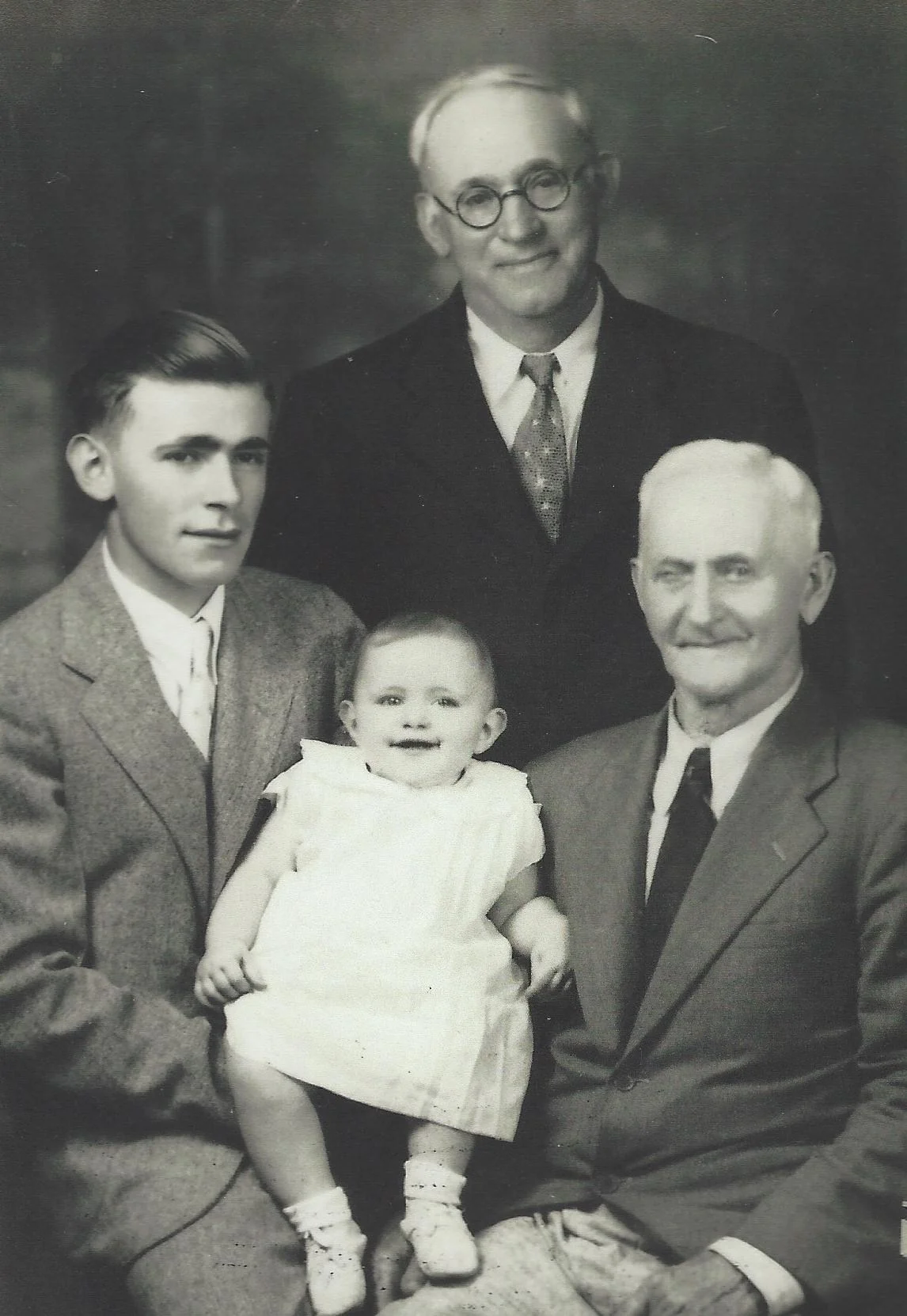 tom, Cherie, Chester and Erford Brown in 1935 or 1936 