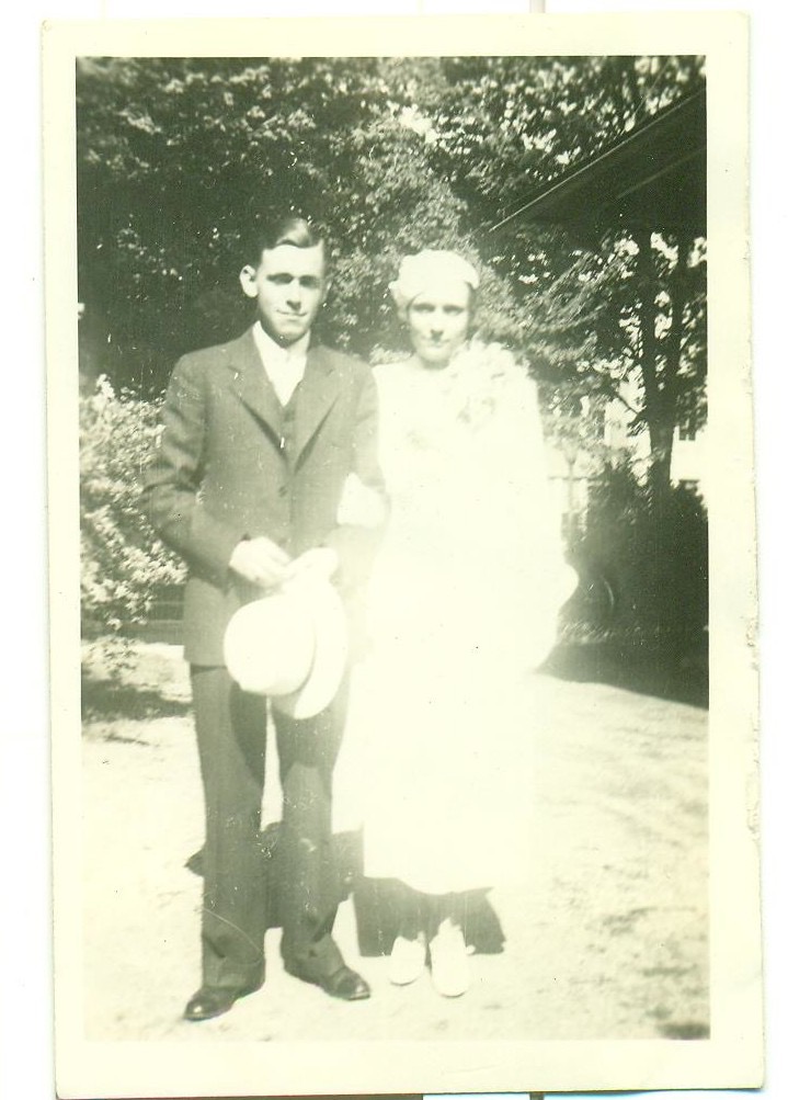 Tom and Jean Bay Brown on their wedding day