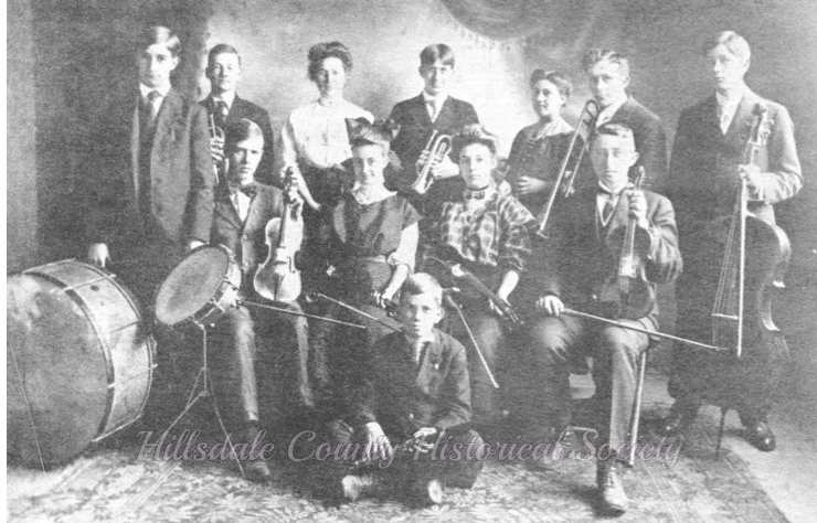 the jonesville high achool orchestra of 1907-08 included Chauncey Burnett, dewitt dudley, clarence sanger, nina langdon, harold lefevre, albert lefevre, richard varnum, alice kirby, margery godfrey, hay deal and sterling withington.