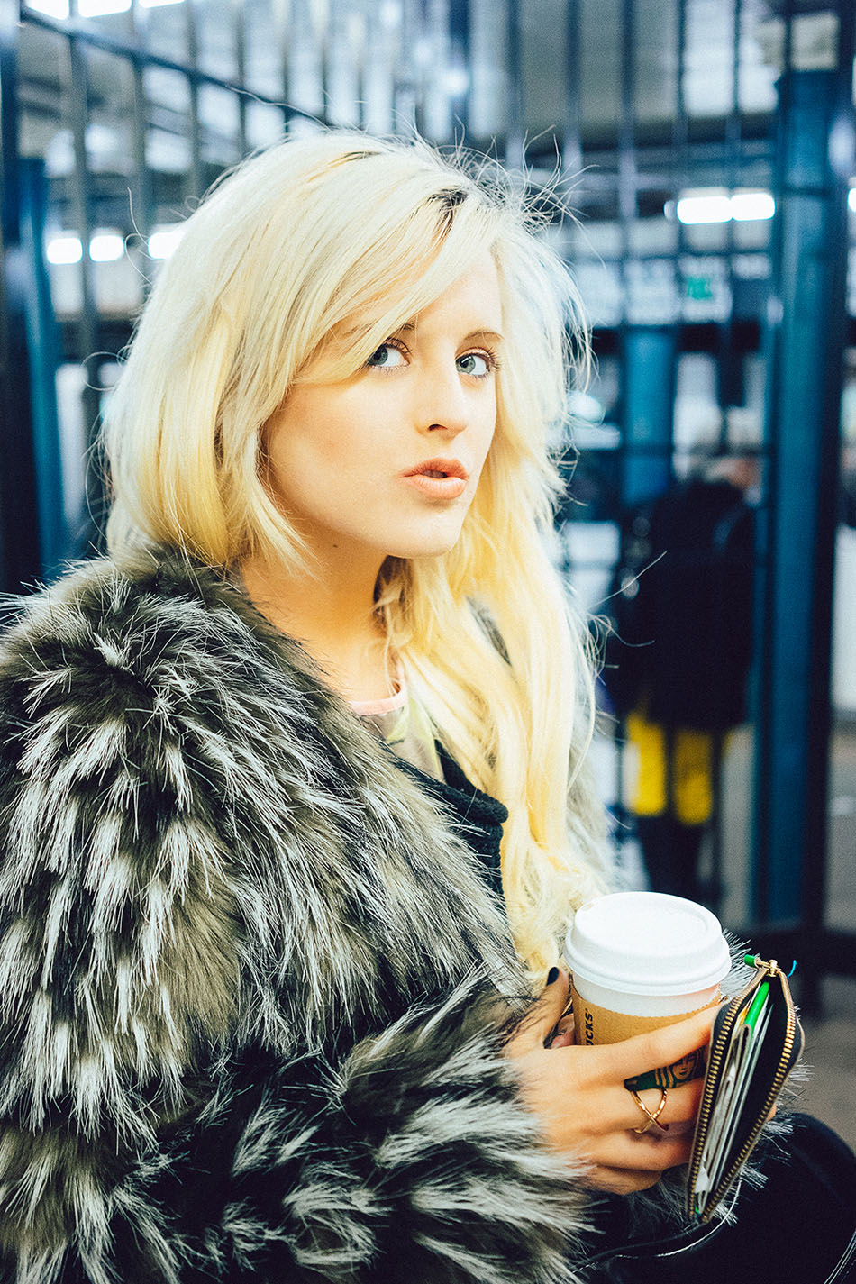 C-heads Magazine: http://www.c-heads.com/2014/04/02/get-it-on-i-hate-blonde-by-sam-li/