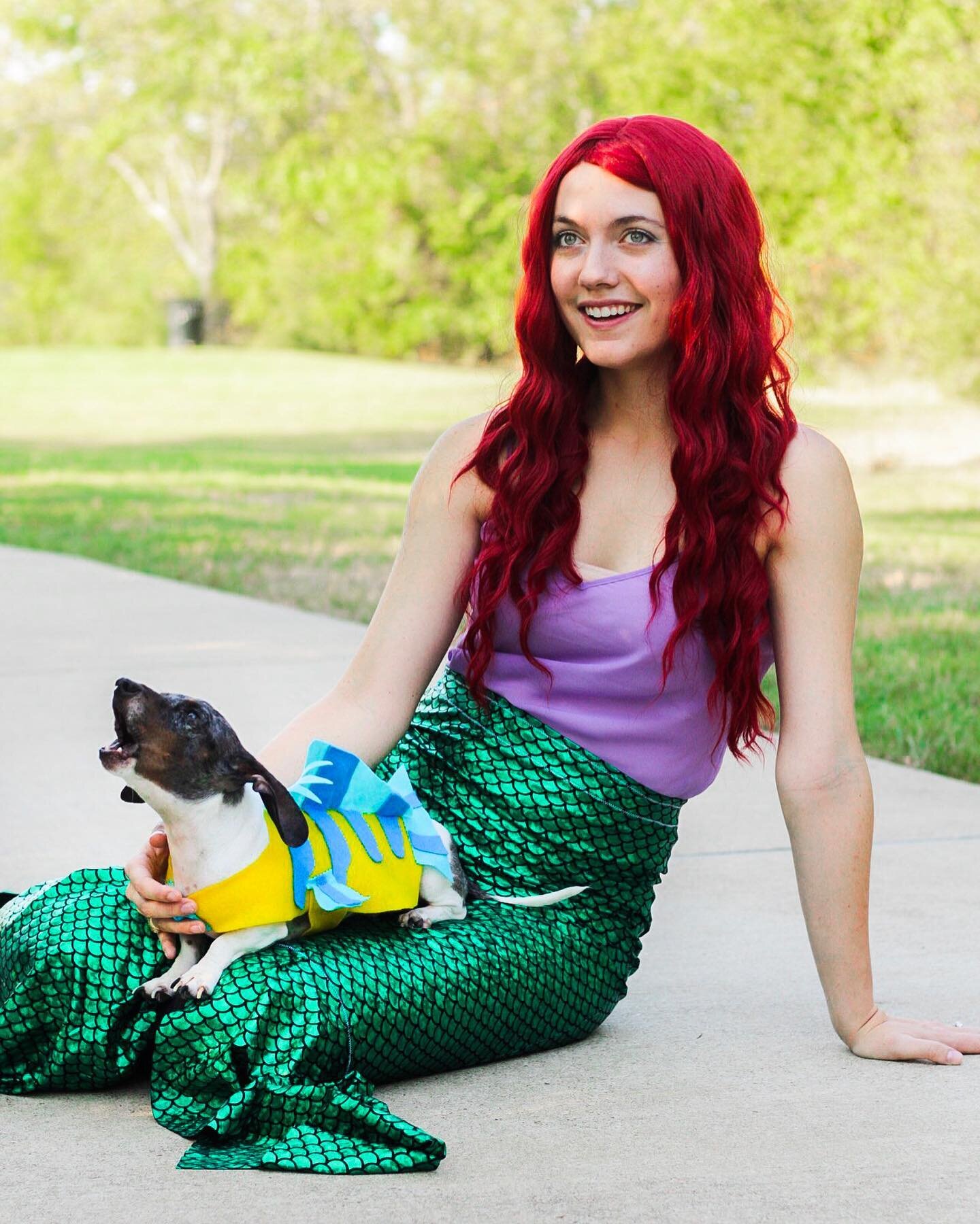 Happy Howl-o-weenie from Dox &amp; co.! If you haven&rsquo;t met me then hello! I normally don&rsquo;t have red hair, but I do love dressing up! In addition to photography I&rsquo;m also pretty crafty and made my Ariel, mermaid skirt and my pup&rsquo