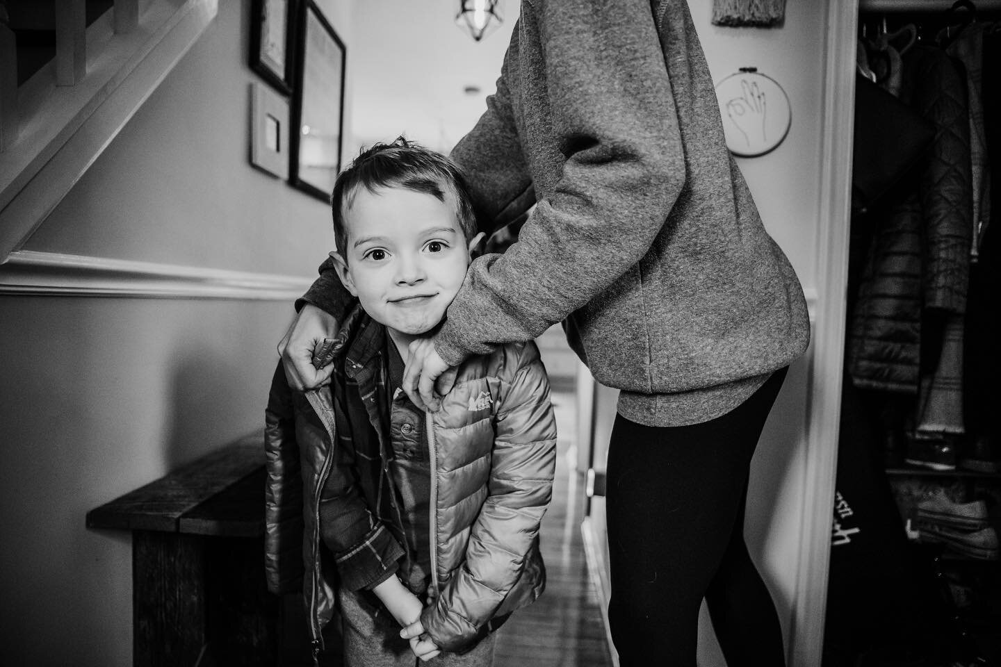 The wonderful chaos of getting the kids (and dog!) ready to leave the house, in a handful of images. 

Who else can relate?!
&mdash;
If you&rsquo;ve ever thought about booking an in-home session, but you&rsquo;re not quite sure what to expect, shoot 