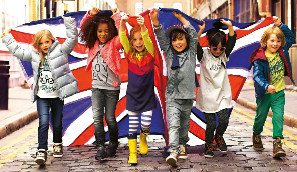 029-Karstadt-Catalogue_004.jpg