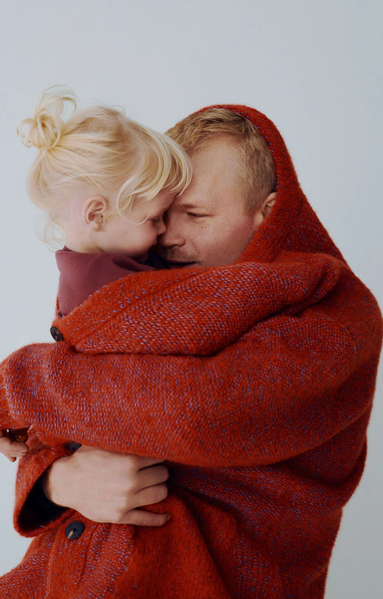 OOH_15_Hug_Poratrait_Jan_Edda.jpg