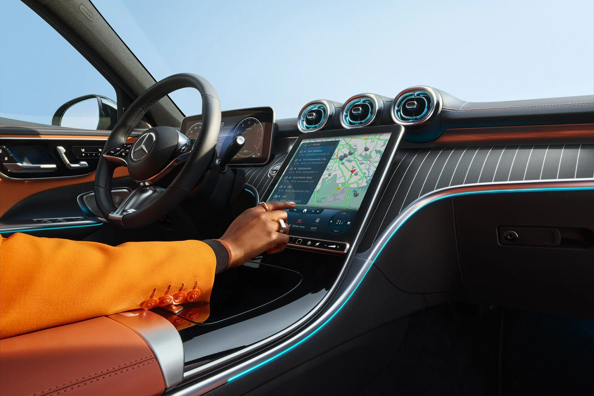 W206_M9-1_v07_InteriorHU_Close-up_C-Class_eciRGBv2 copy_WEB.jpg