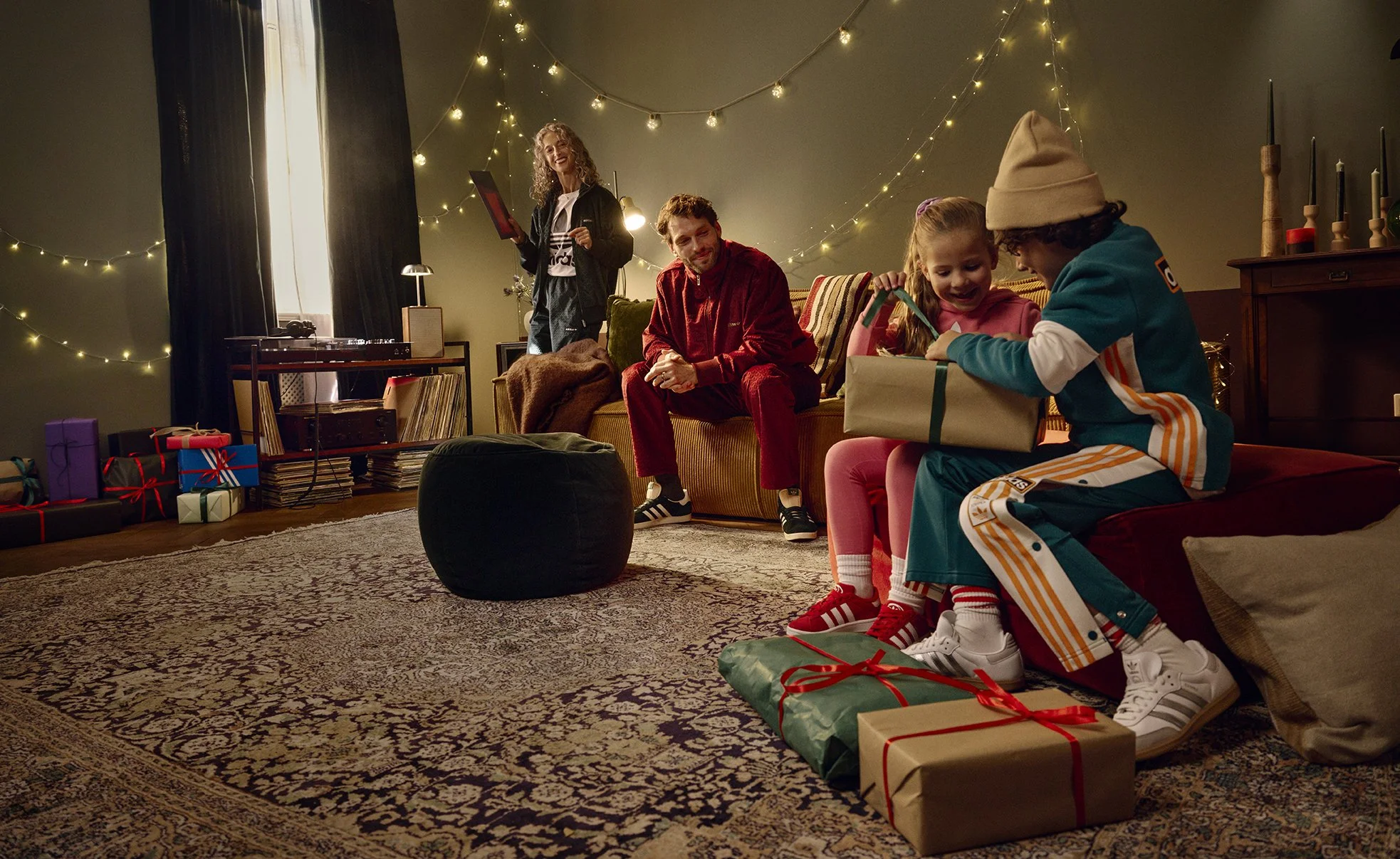 HOLIDAY_FW24_GLOBAL_ORI_FULLB_MIXED_1977-B_v2-FINAL-sRGB.jpg
