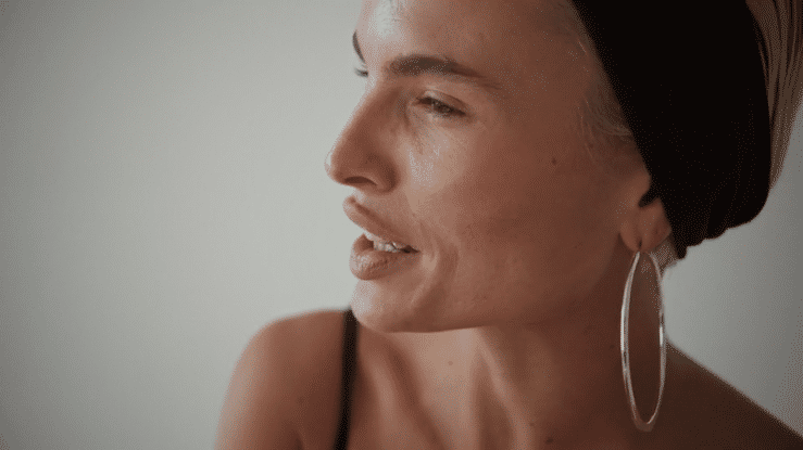 SS25_Essentials_BTS-Rex_16x9_UHD_lockup01_241009_H264