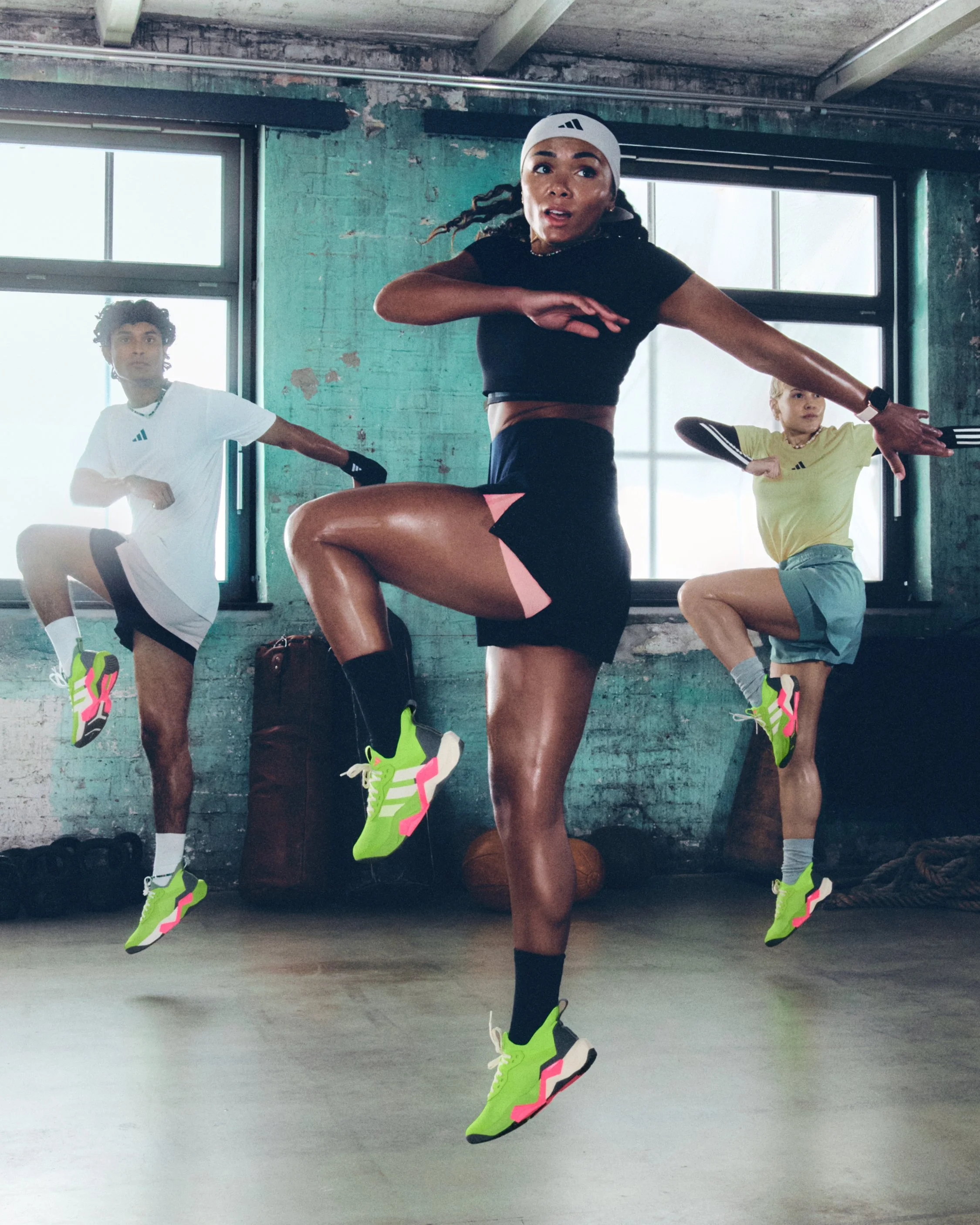 H24278_Training_SS25_RapidmoveAdv2_global_SocialCrops-Female_Action02_4x5.jpg