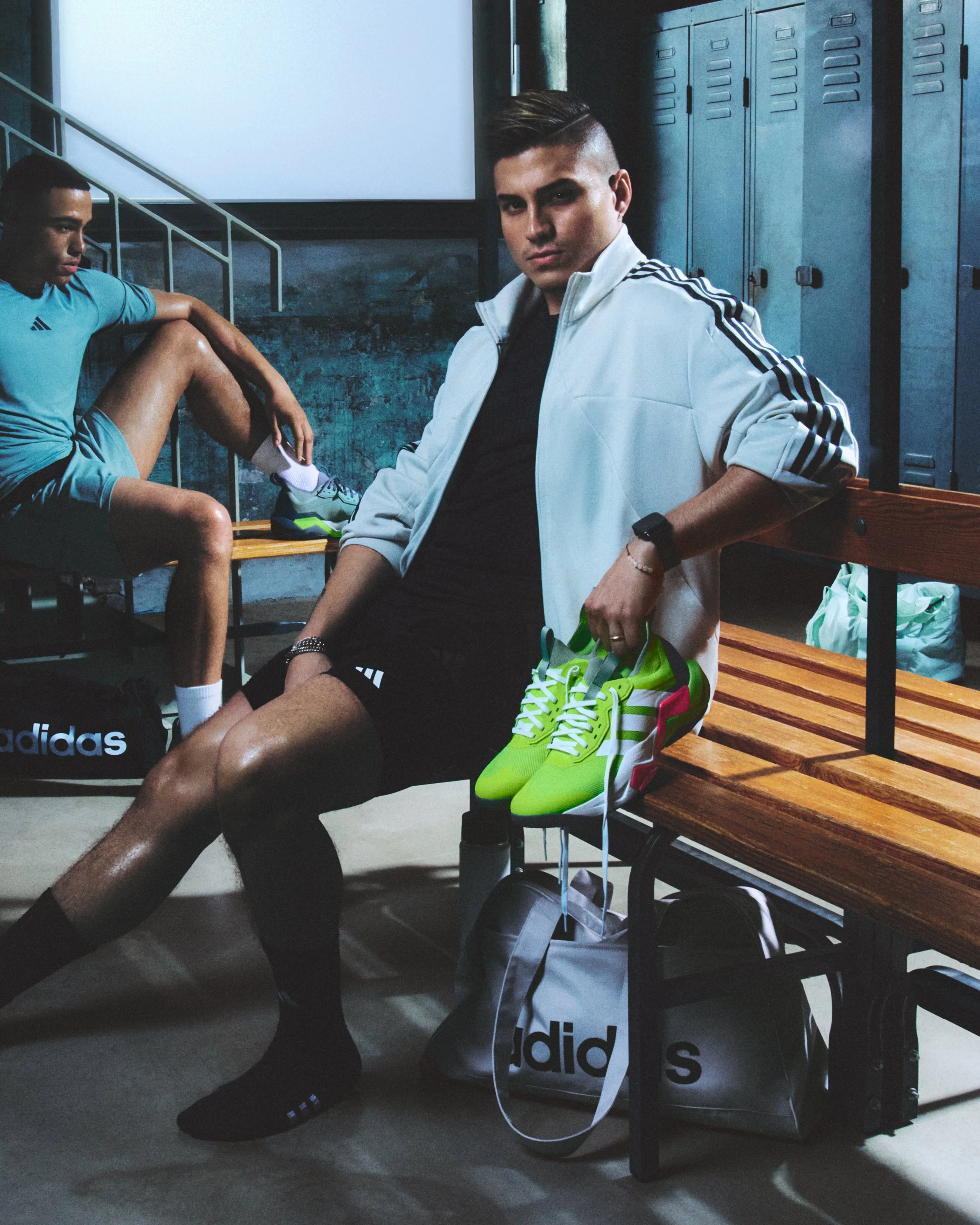 H24278_Training_SS25_RapidmoveAdv2_global_SocialCrops-Male_OffFoot03_4x5.jpg
