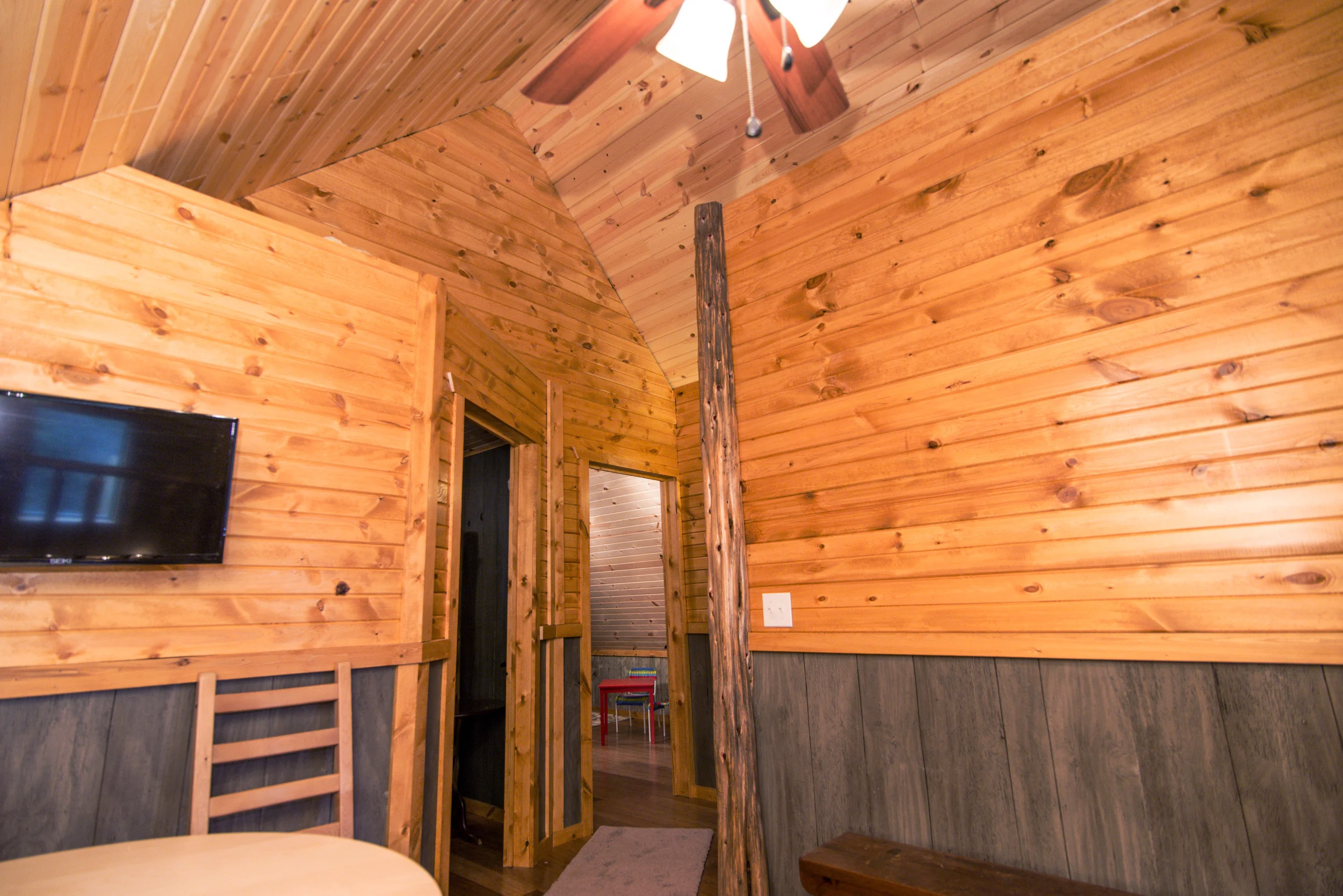 Hopewell Croft Living Room - Adams County Cabin Rental