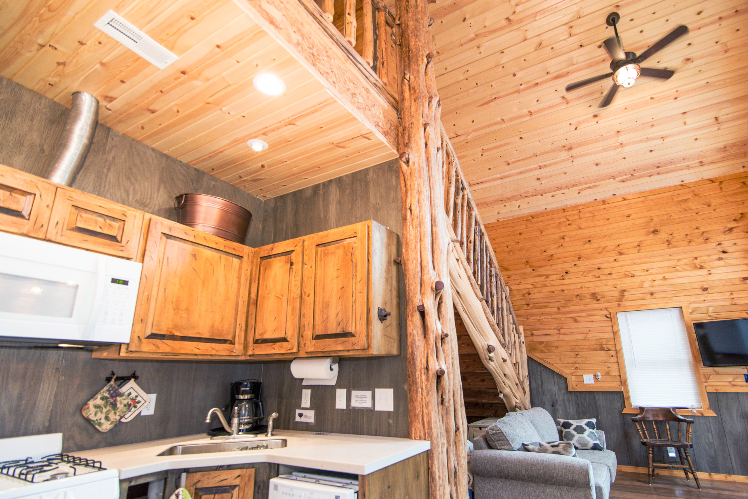 Hopewell Croft Kitchen - Adams County Cabin Rental