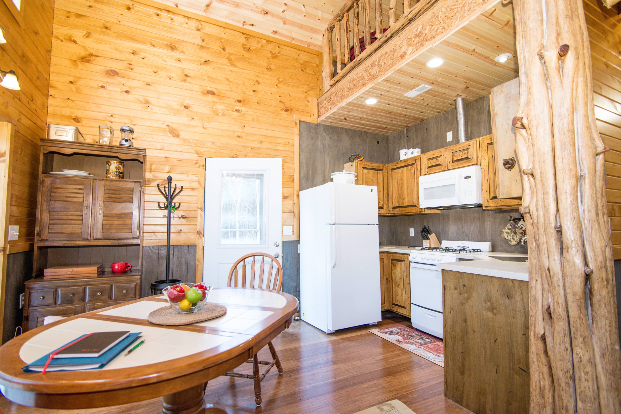 Hopewell Croft Kitchen - Adams County Cabin Rental