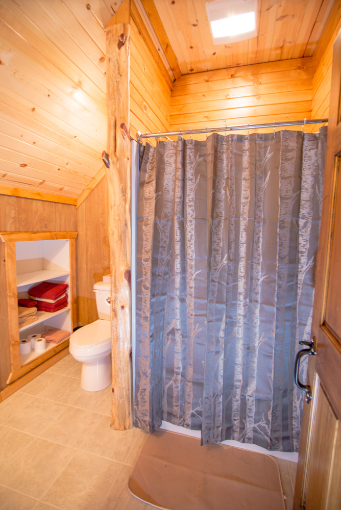 Hopewell Croft Bathroom- Adams County Cabin Rental