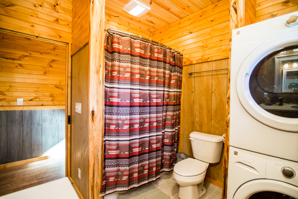 Hopewell Croft Bathroom- Adams County Cabin Rental