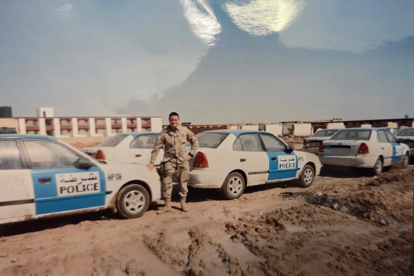 Mark+Baaden+Trainning+Iraqi+cops.jpg