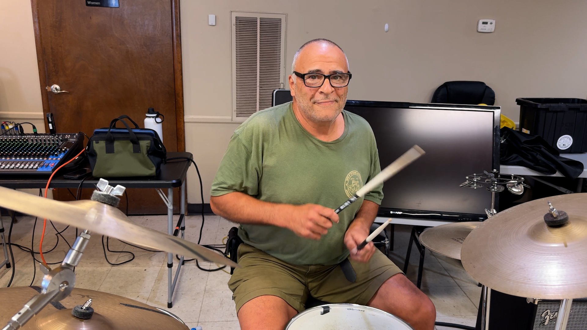Joe the Drummer, Friend