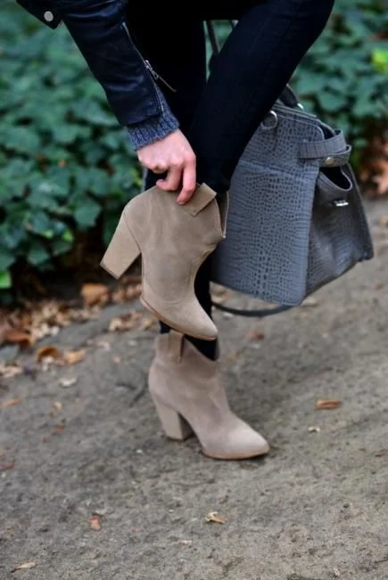 Step into Fall. (30 drool-worthy boots to add to your shopping list!)