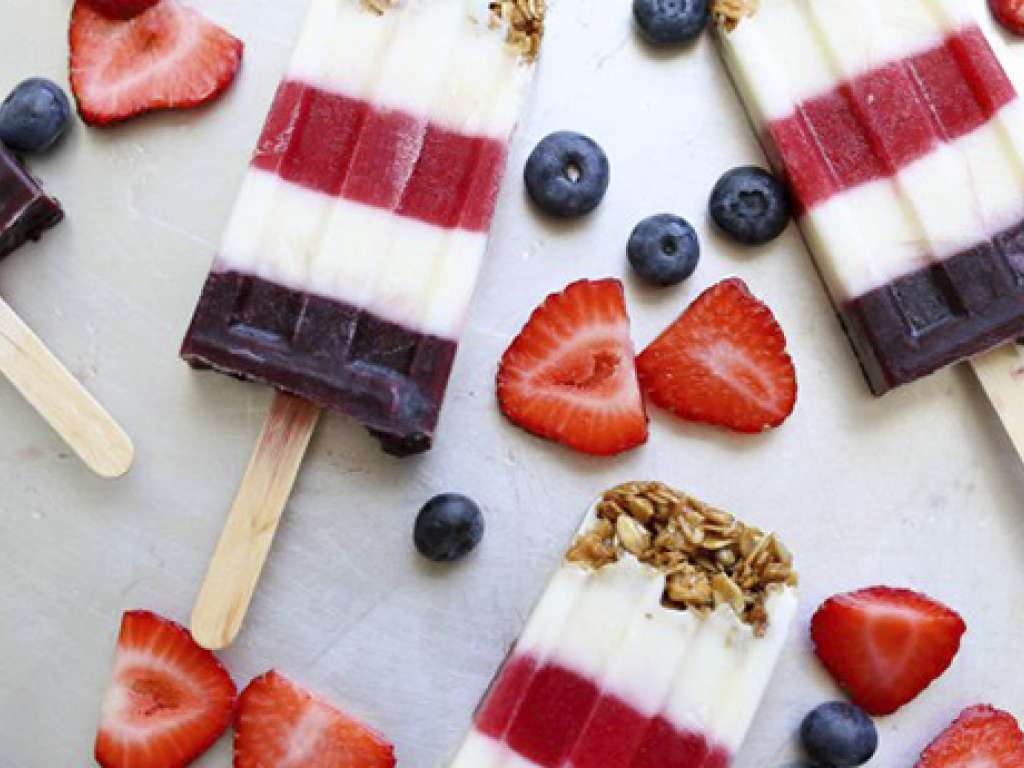 09_Red-White-and-Blue-Berry-Popsicles-8.jpg