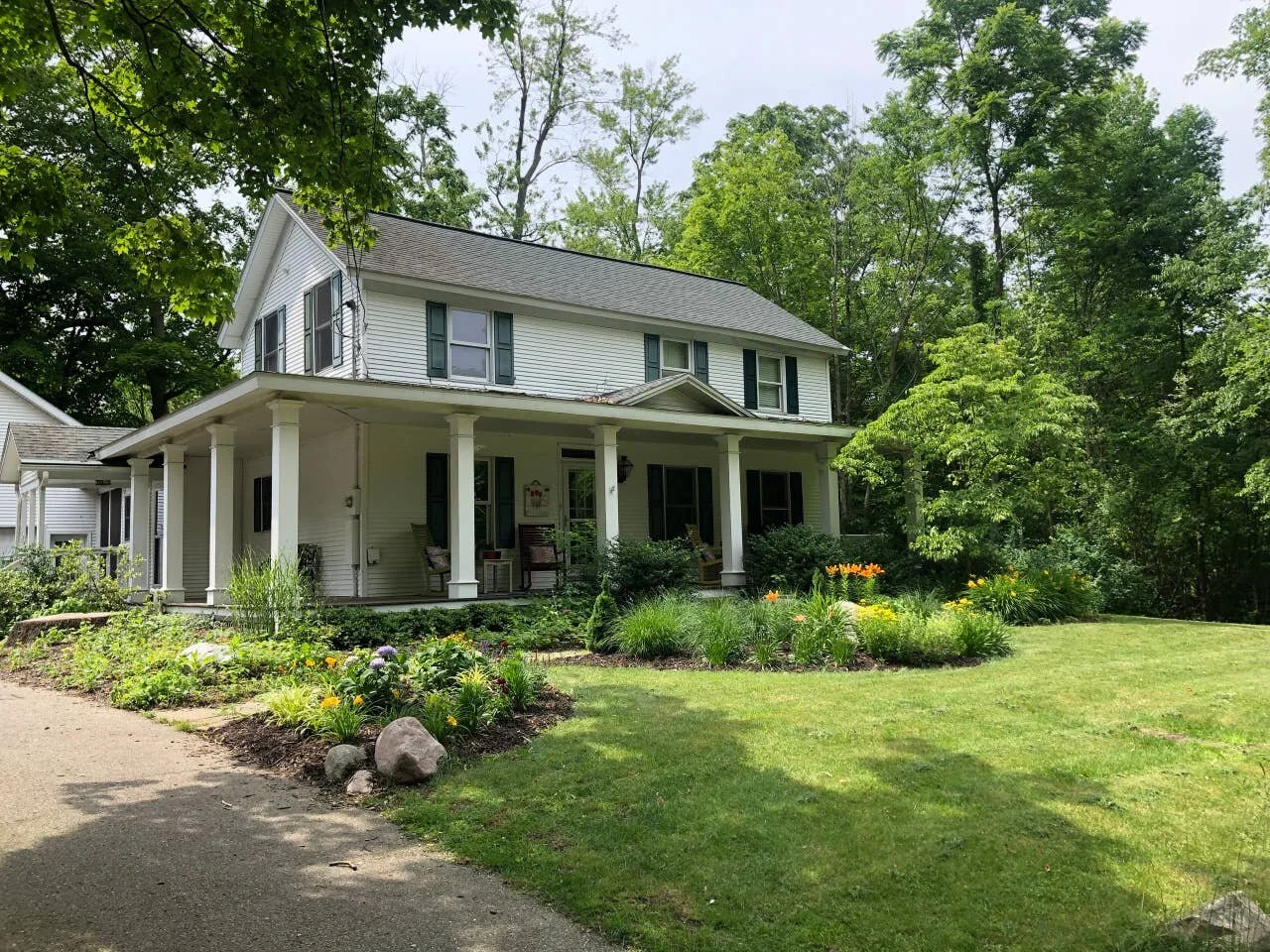 Saugatuck in the Winter! <a guide on where to shop, eat, drink and do>