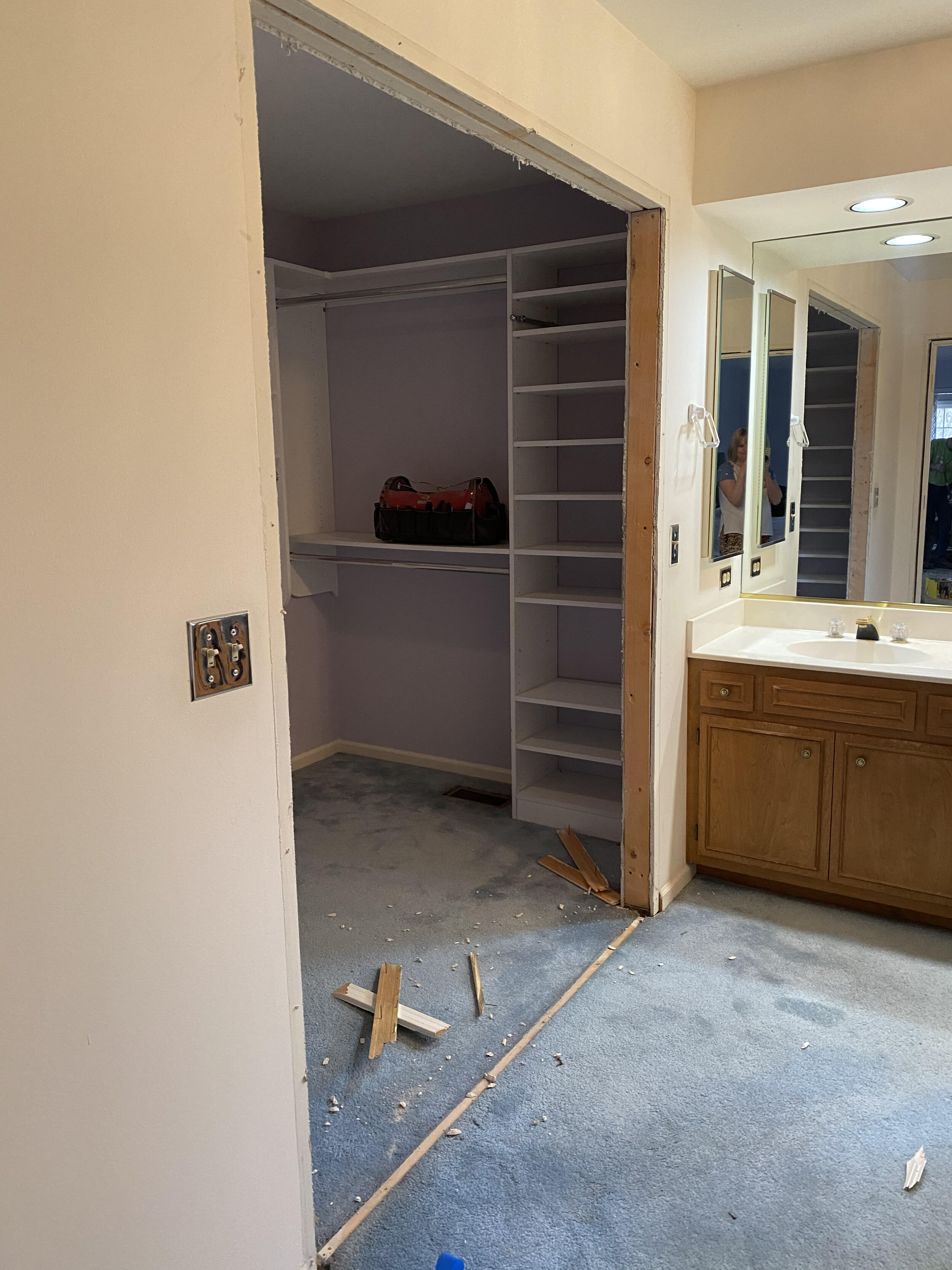 Our Master Bedroom Remodel: Part I &lt;The Bathroom&gt; 
