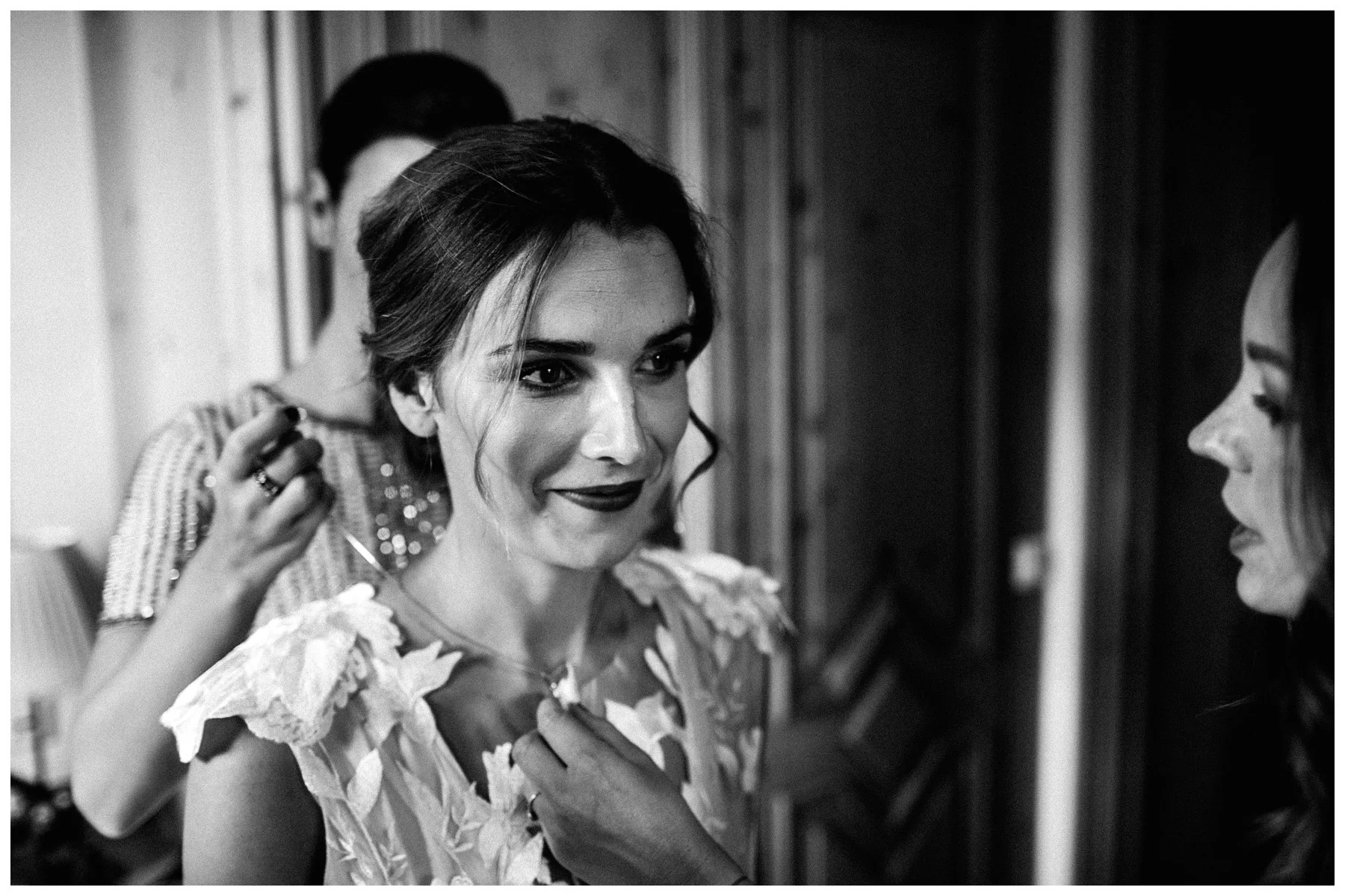 hochzeitsreportage-berlin-ankleiden_8