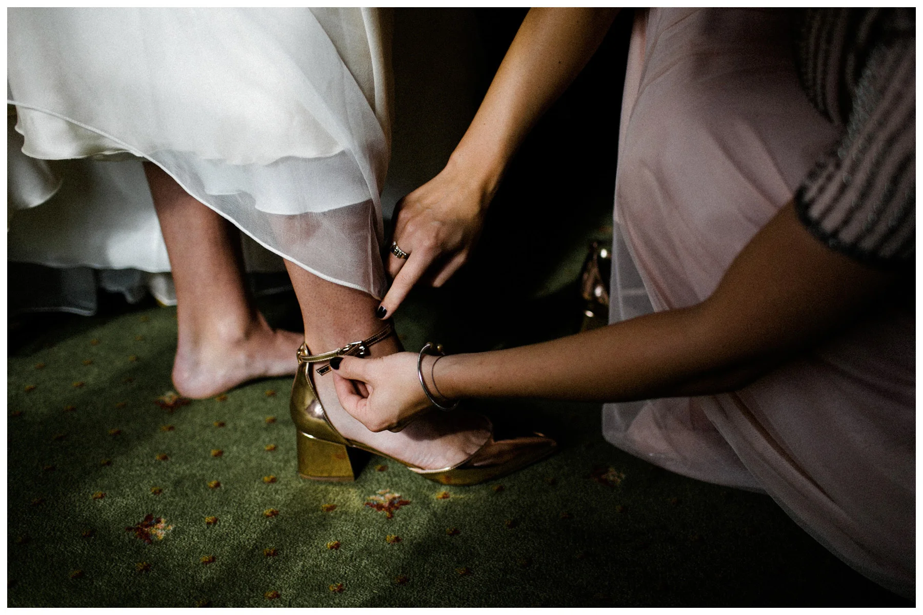 hochzeitsreportage-berlin-ankleiden_9